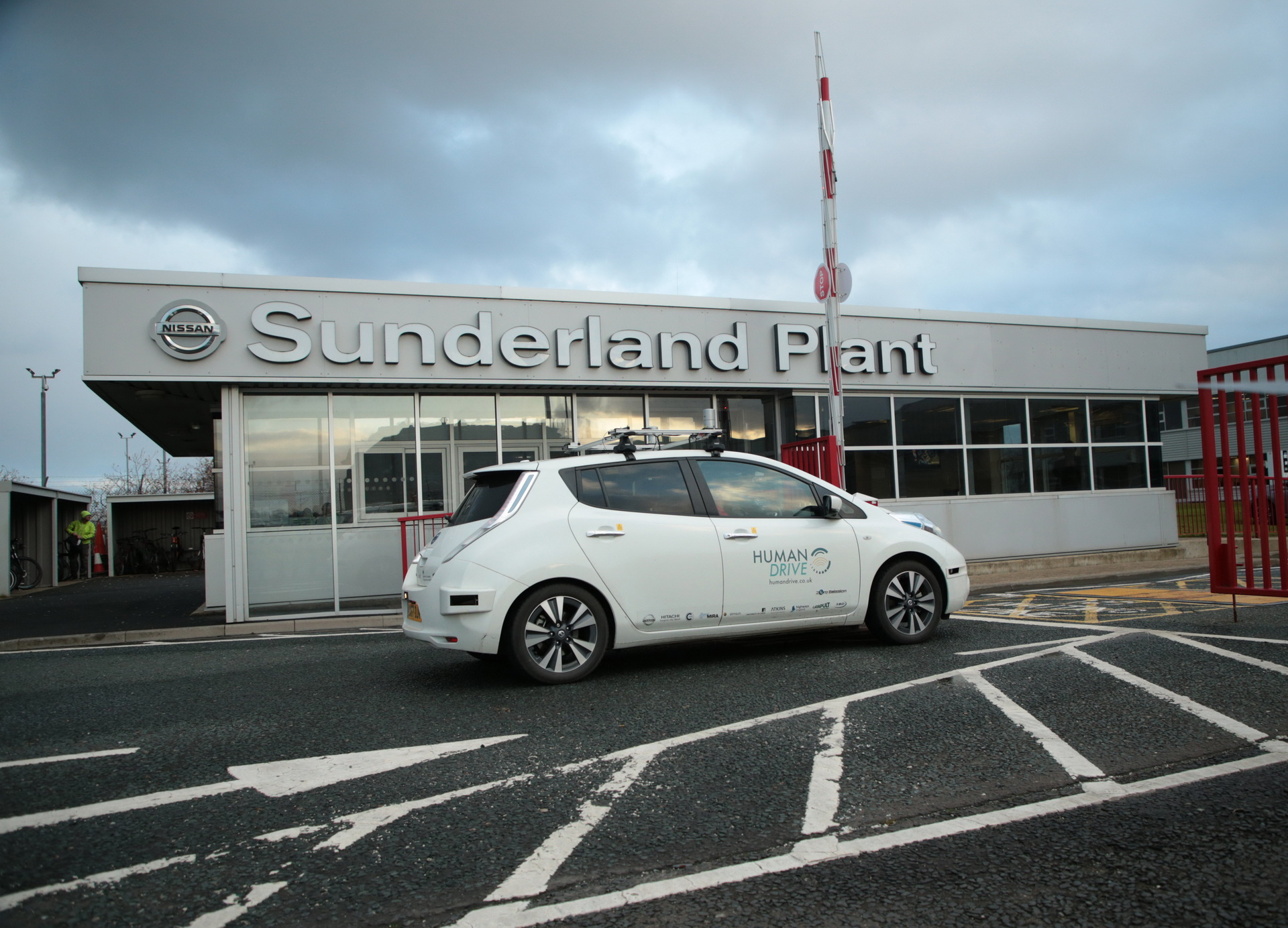 Autonomous Nissan Leaf Completes 230-Mile Journey Across UK
