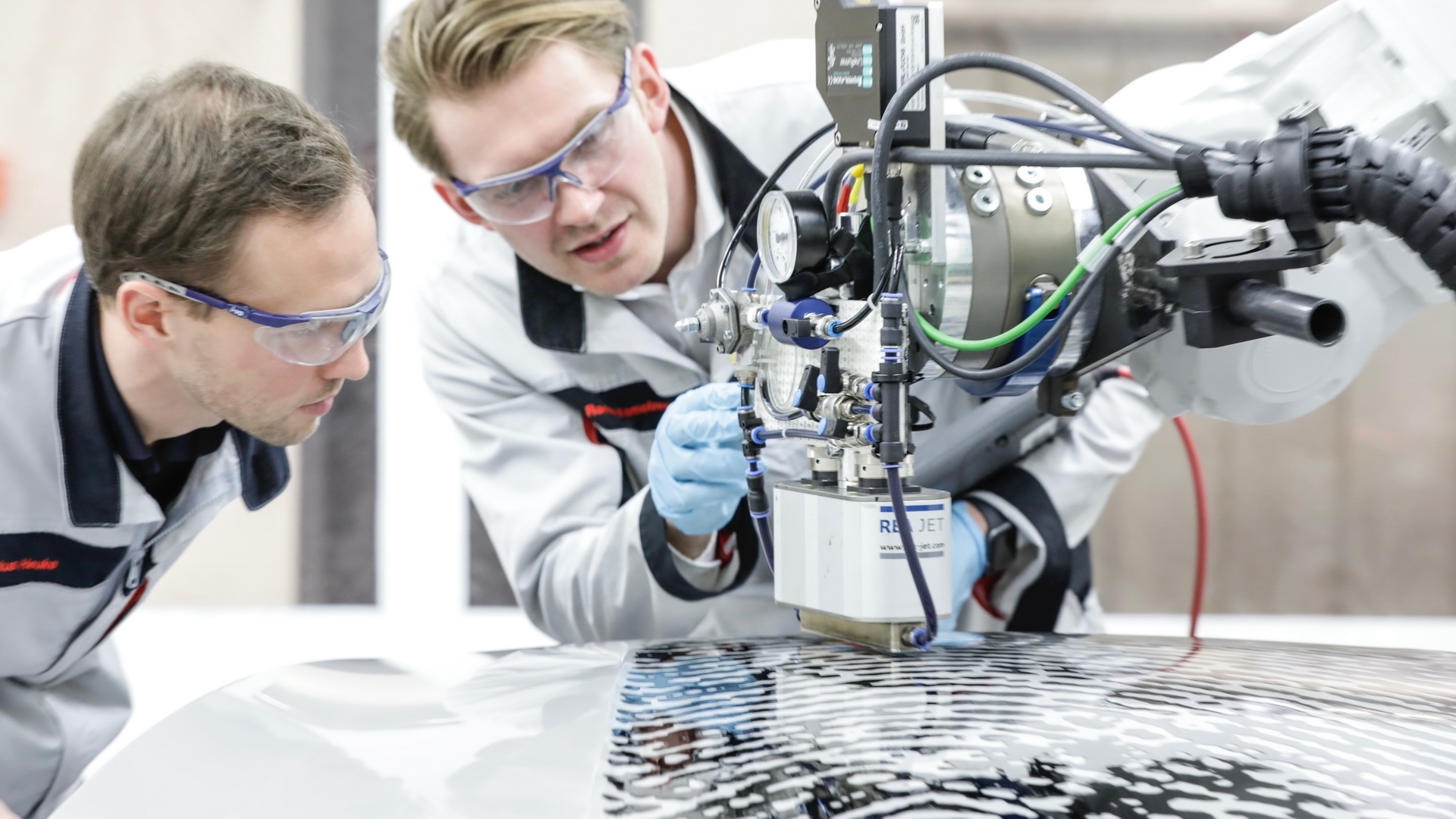 Porsche 911 Is A Huge Fingerprint Magnet, But Not The Way You Would’ve Imagined