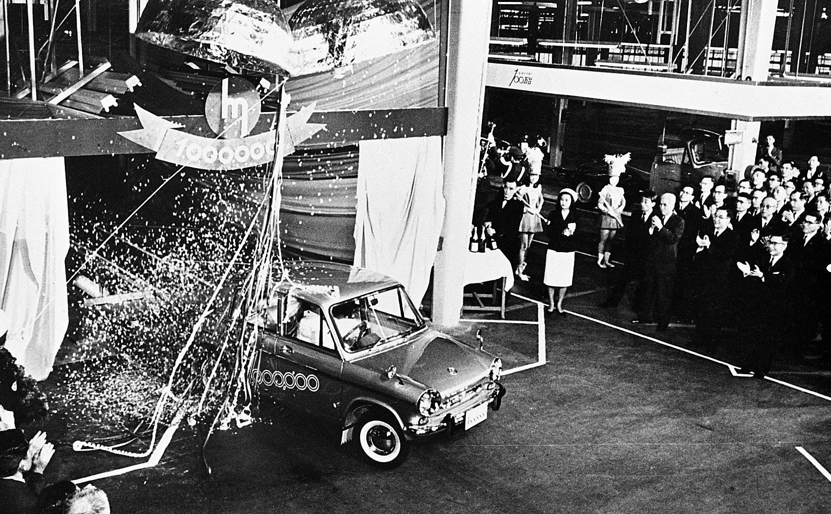 Flashback: The R360 Coupe Was Mazda’s First Car, A Four-Seater Weighing As Much As A Bike