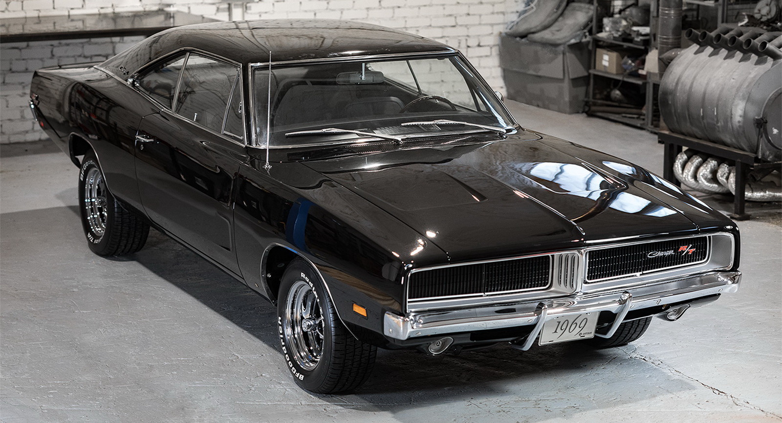 Restored 1969 Dodge Charger R/T 440 Looks Better Than New | Carscoops