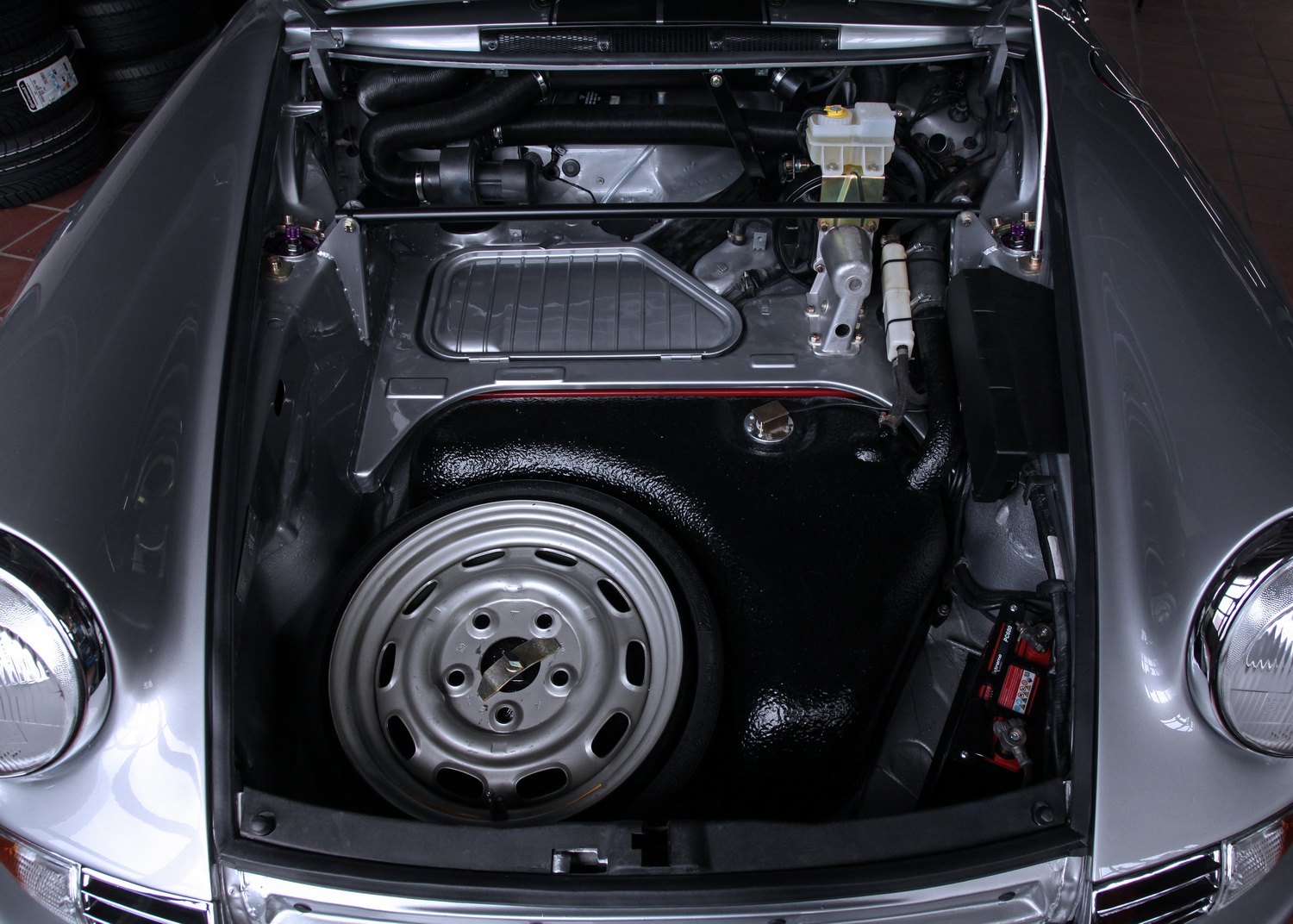 1985 Porsche 911 Gets A Retro Conversion, Looks Delicious