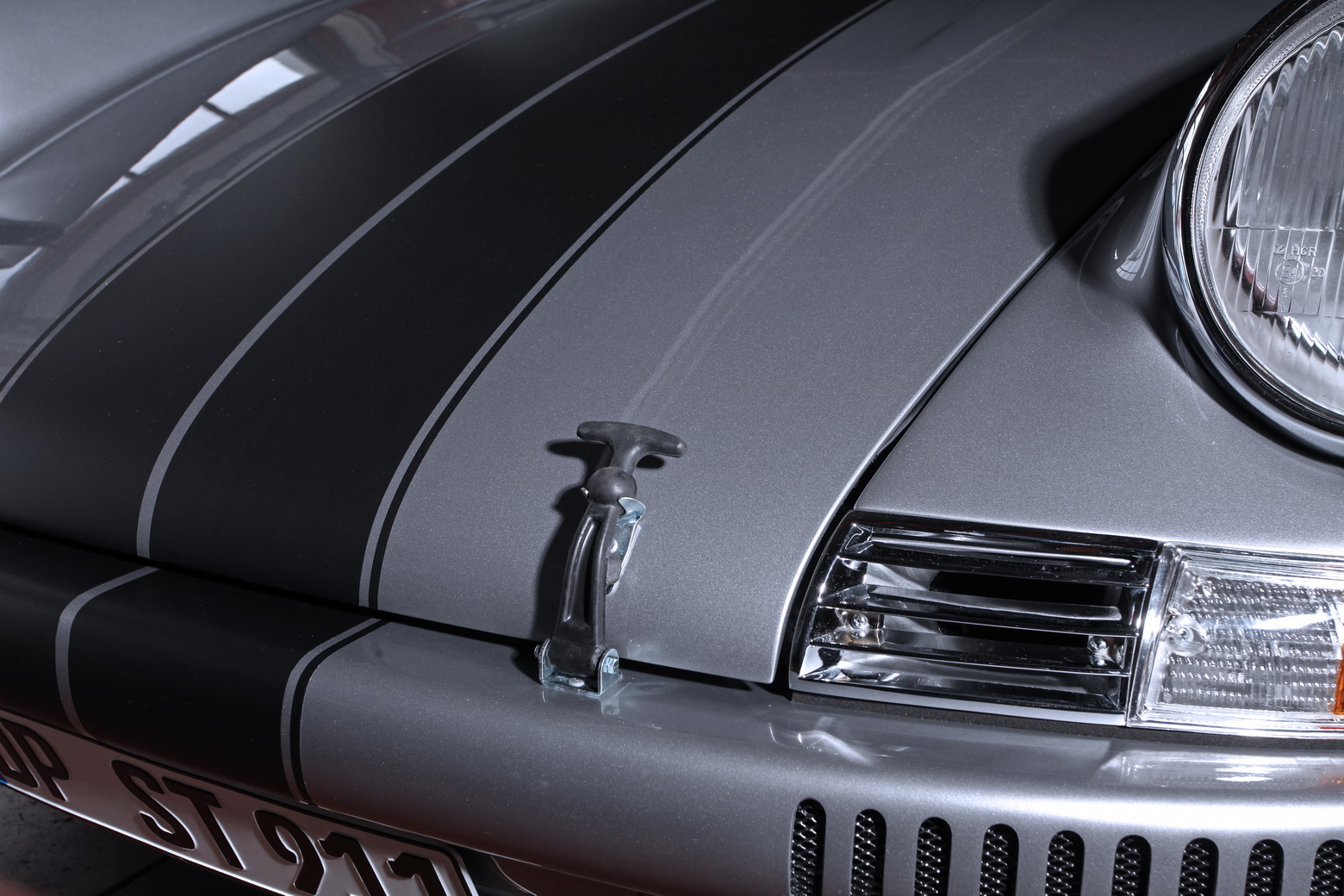 1985 Porsche 911 Gets A Retro Conversion, Looks Delicious