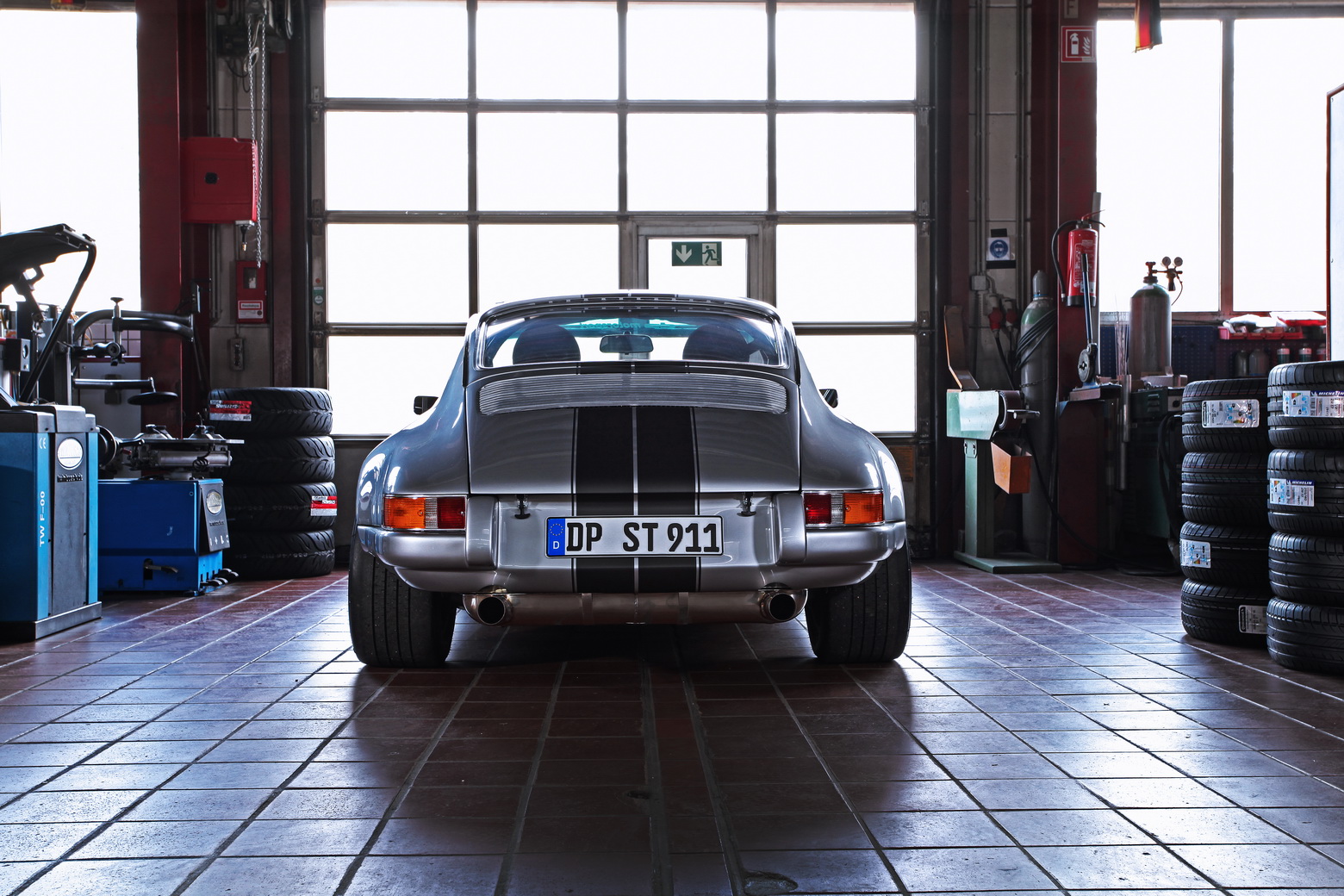 1985 Porsche 911 Gets A Retro Conversion, Looks Delicious