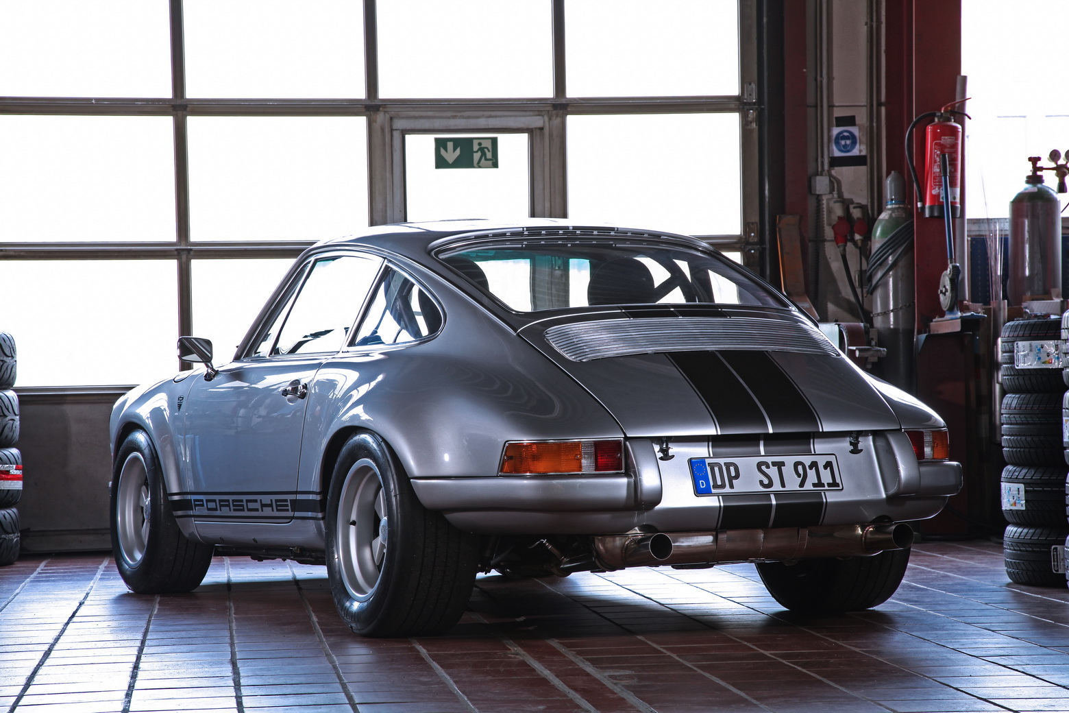 1985 Porsche 911 Gets A Retro Conversion, Looks Delicious