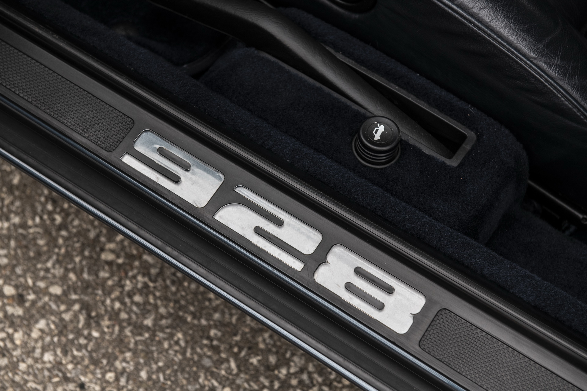 Good As New: Canadian 1988 Porsche 928 S4 Has Only 4,400 Miles