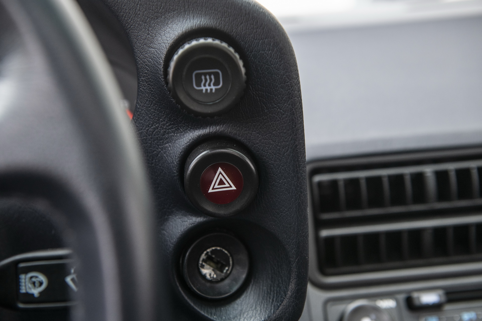 Good As New: Canadian 1988 Porsche 928 S4 Has Only 4,400 Miles