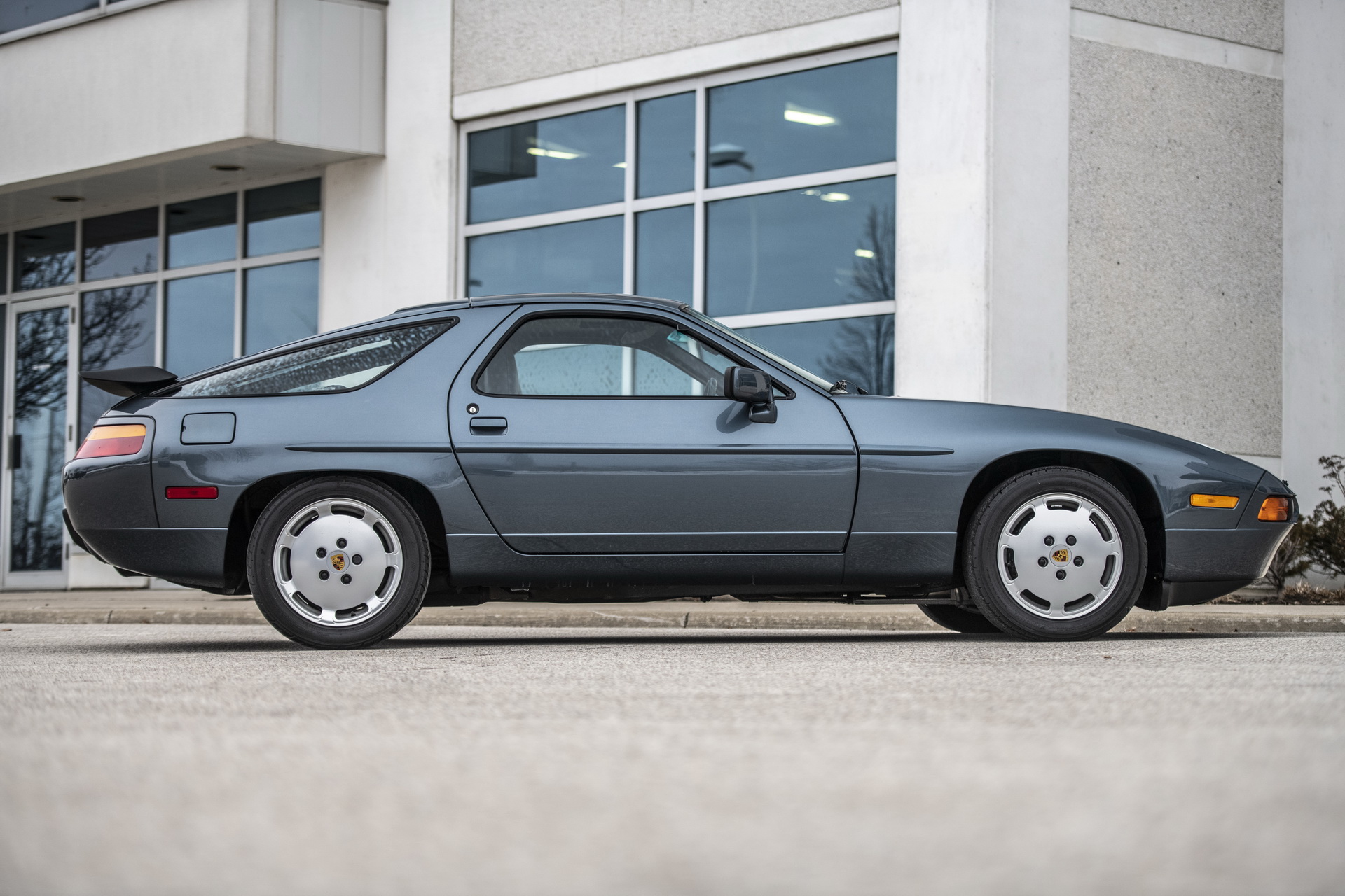 Good As New: Canadian 1988 Porsche 928 S4 Has Only 4,400 Miles