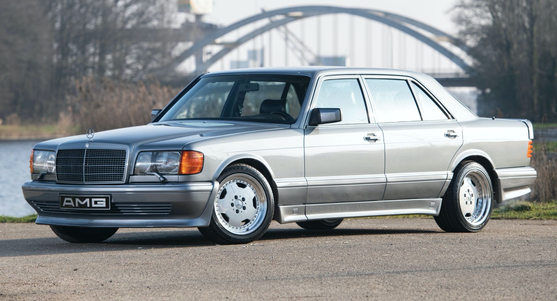 19 Mercedes Benz 560 Sel 6 0 Amg With Hammer V8 Will Never Go Out Of Style Carscoops