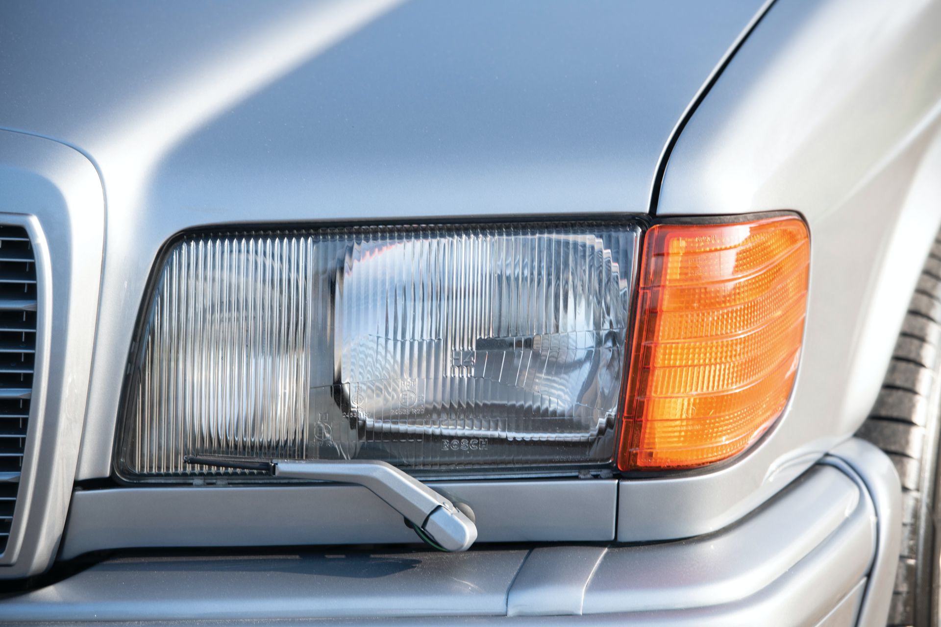 1989 Mercedes-Benz 560 SEL 6.0 AMG With Hammer V8 Will Never Go Out Of Style