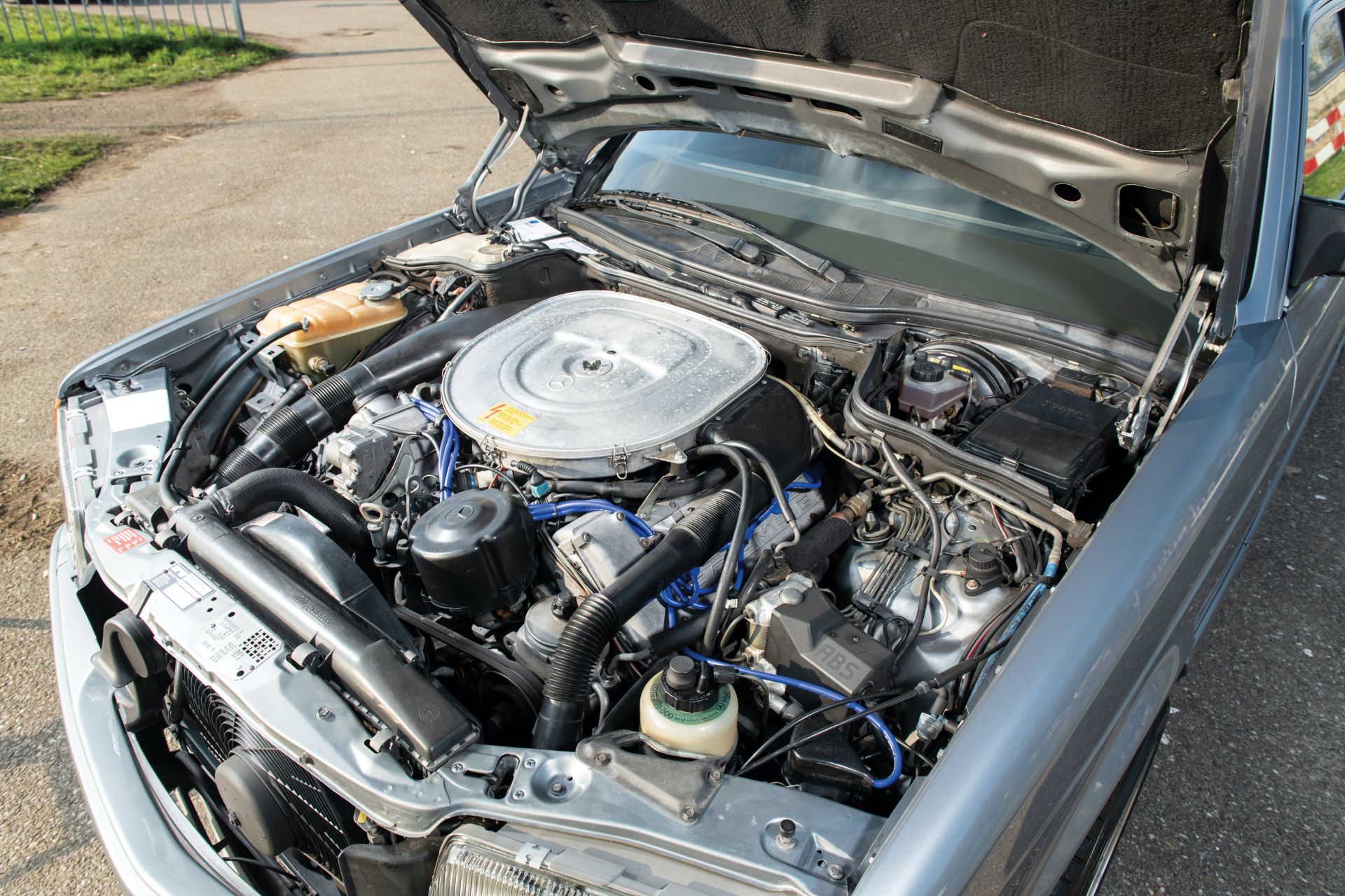 1989 Mercedes-Benz 560 SEL 6.0 AMG With Hammer V8 Will Never Go Out Of Style