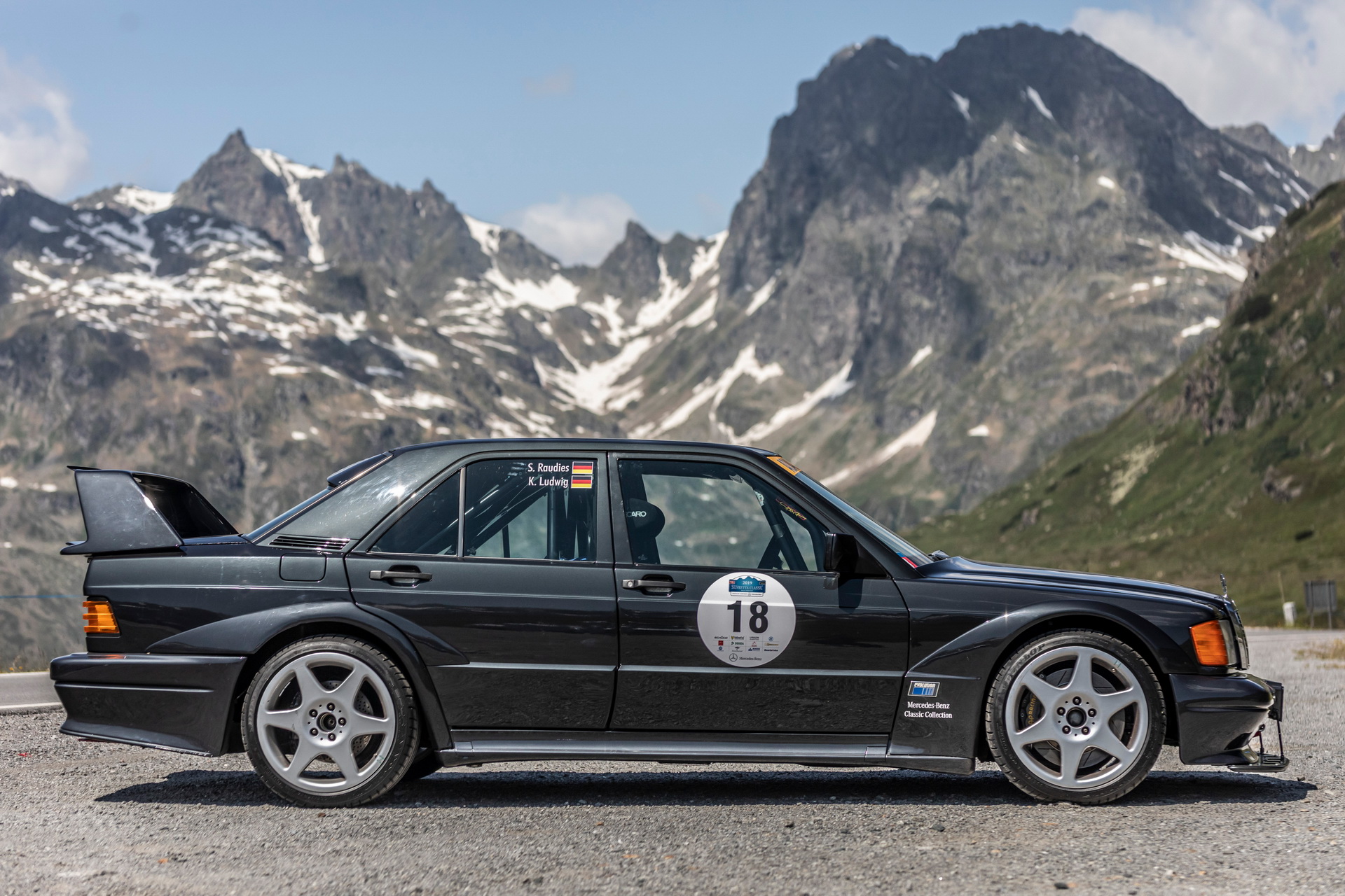 Mercedes-Benz 190E 2.5-16 Evo II Turns 30: Happy Birthday, You Classic Monster!