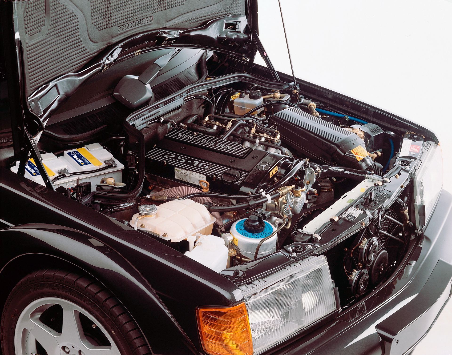 Mercedes-Benz 190E 2.5-16 Evo II Turns 30: Happy Birthday, You Classic Monster!