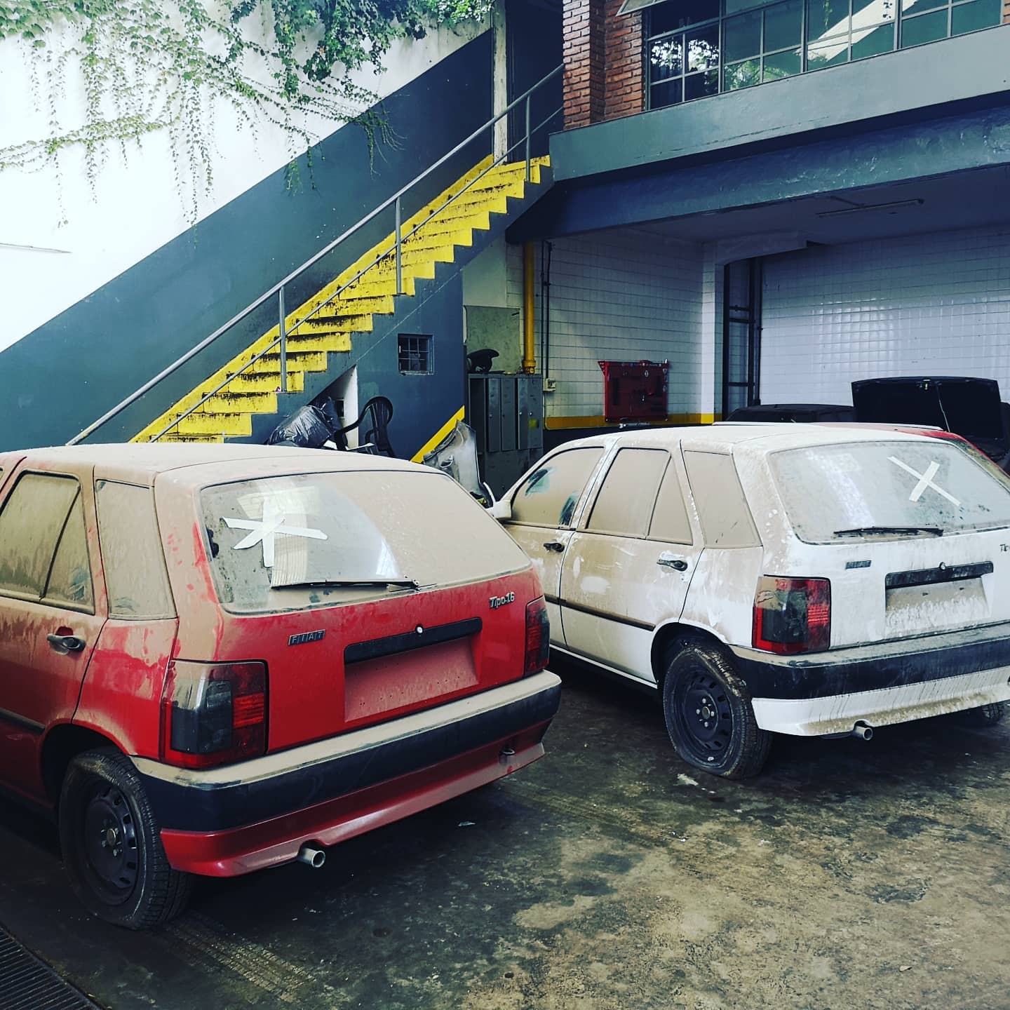 Brand New 1990s Alfa Romeo, Fiat And Peugeot Cars Unearthed From Abandoned Dealership