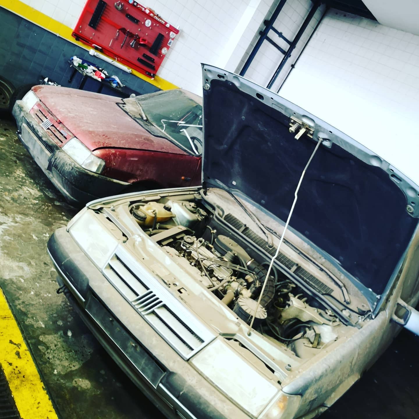 Brand New 1990s Alfa Romeo, Fiat And Peugeot Cars Unearthed From Abandoned Dealership