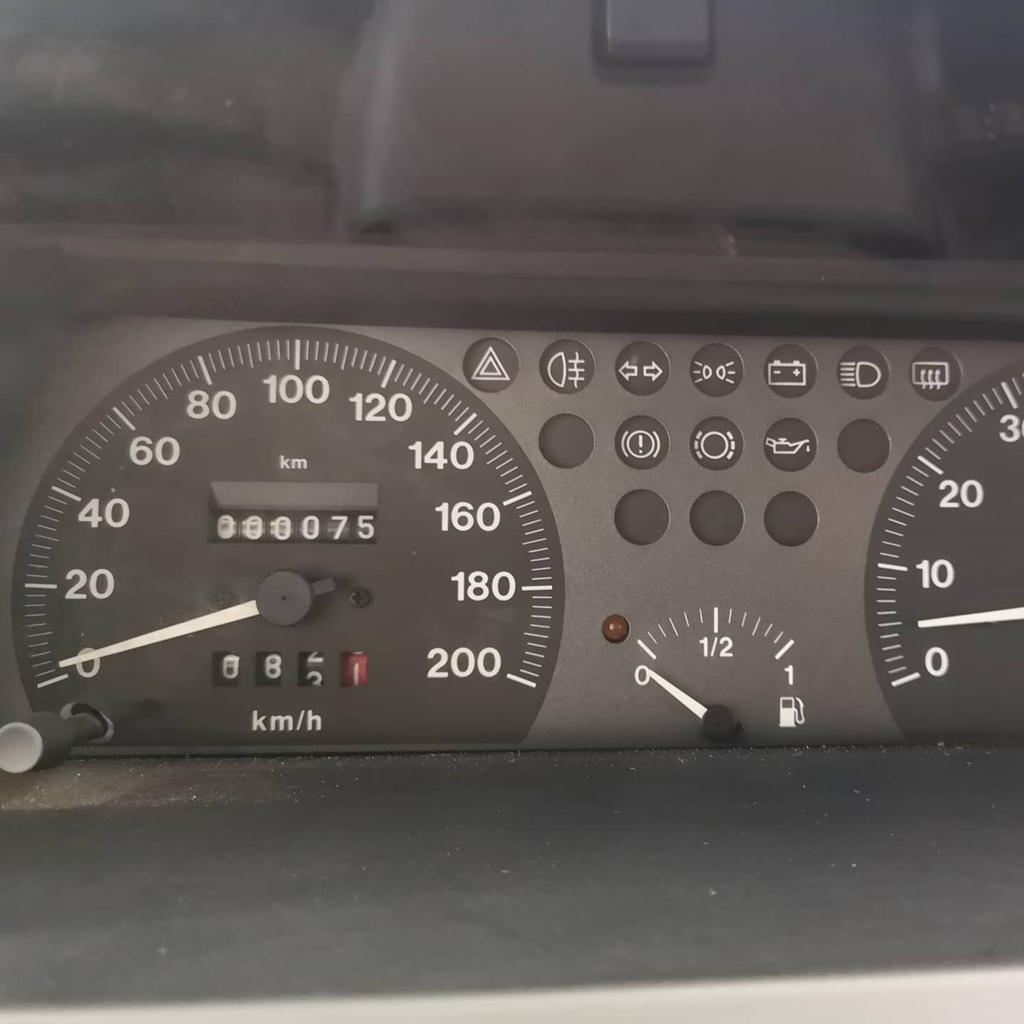 Brand New 1990s Alfa Romeo, Fiat And Peugeot Cars Unearthed From Abandoned Dealership