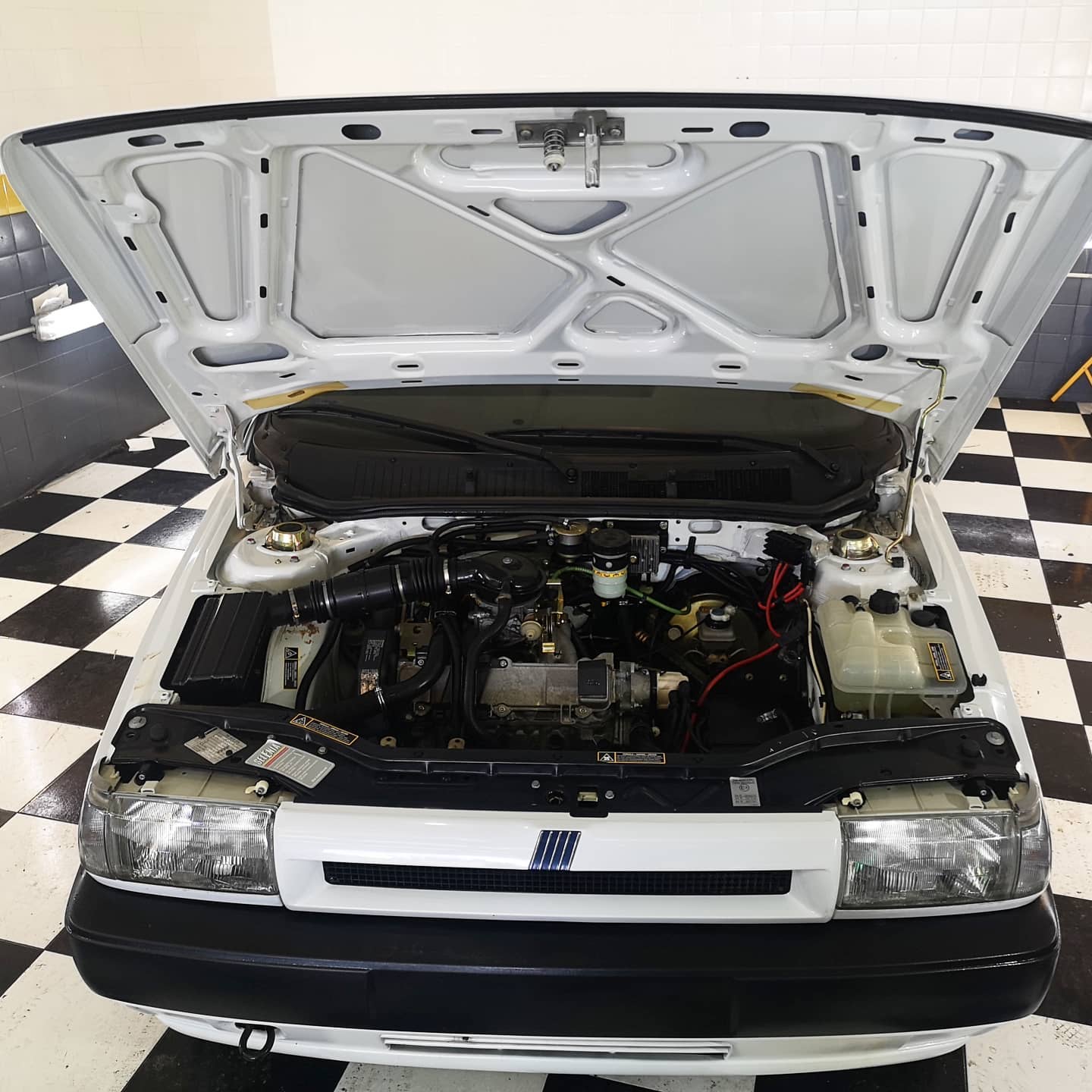 Brand New 1990s Alfa Romeo, Fiat And Peugeot Cars Unearthed From Abandoned Dealership