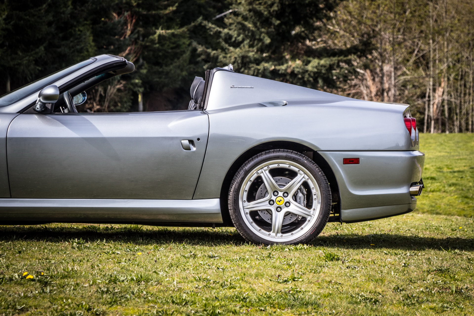 This 6k-Mile 2005 Ferrari 575 Superamerica Is A Super Class Act