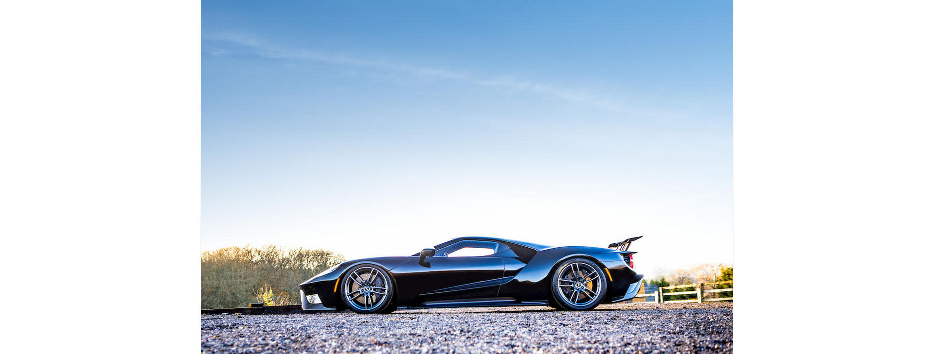 Gorgeous 2018 Ford GT May Sell For Over $1 Million In England