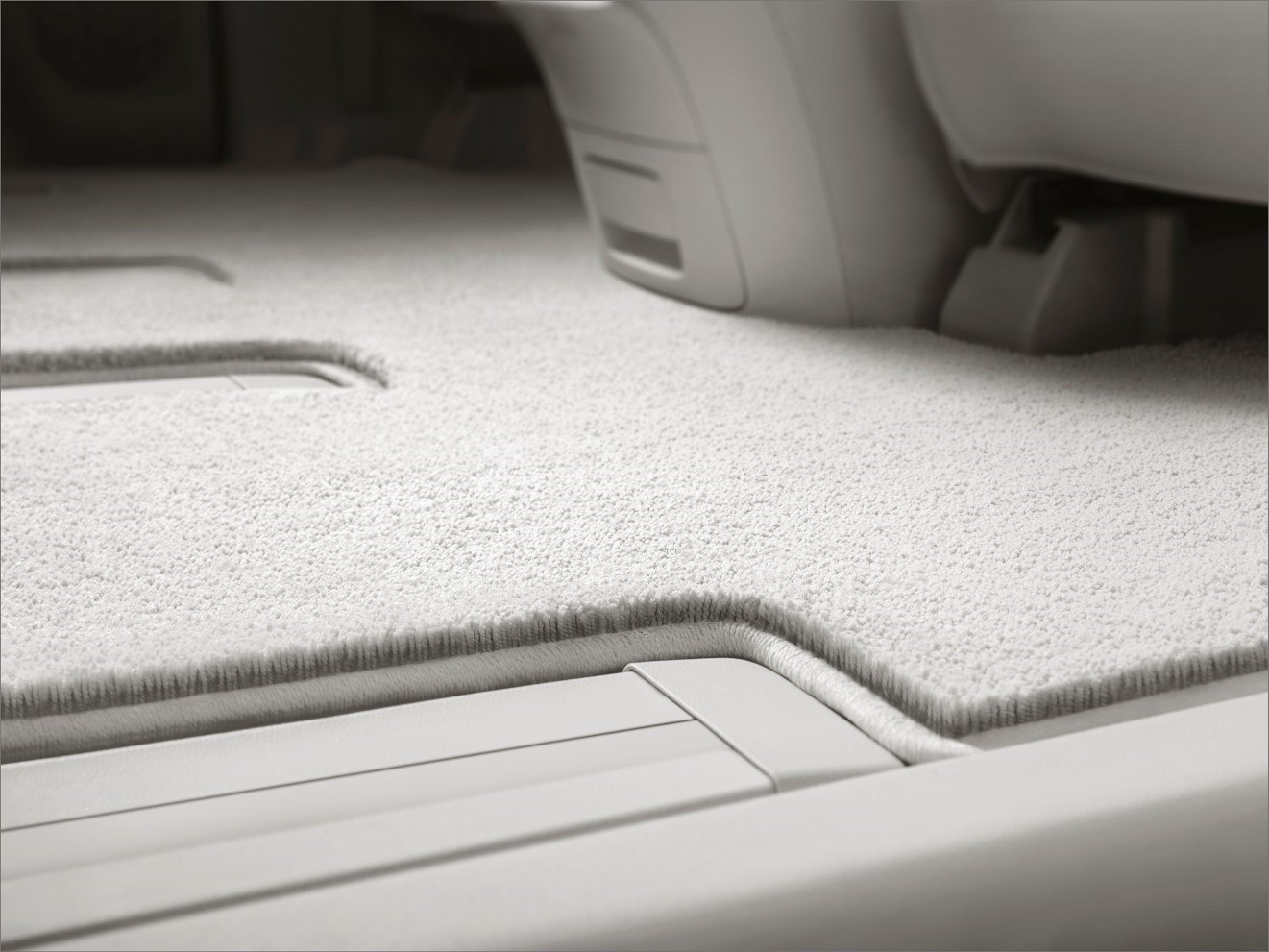 Facelifted Buick GL8 Avenir Luxury Minivan Debuts In China With Throne-Like Rear Seats