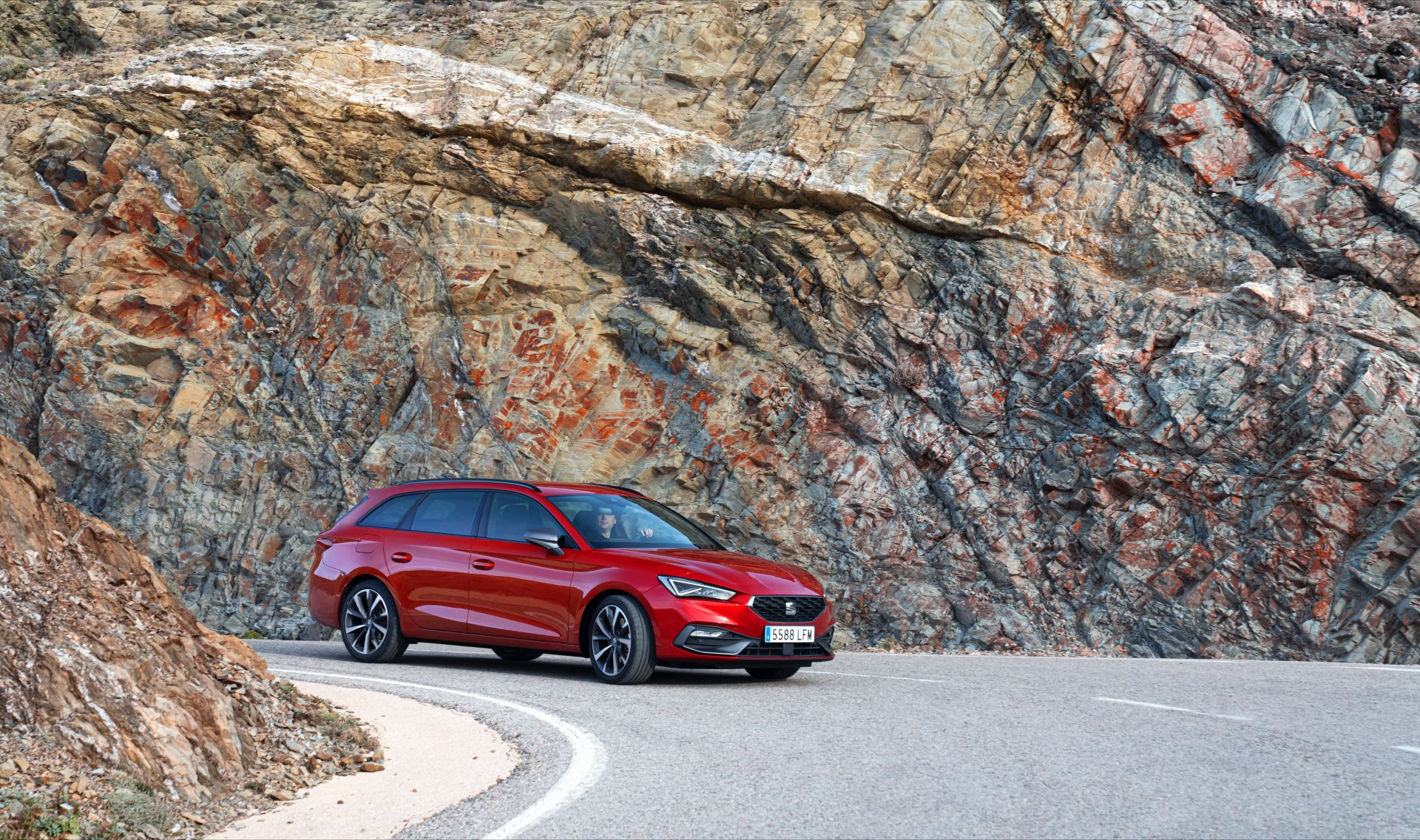 2020 SEAT Leon Detailed In 140 Photos, Offers The Most Diverse Lineup Ever