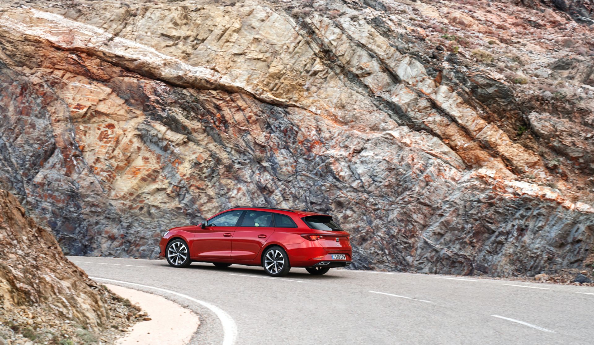 2020 SEAT Leon Detailed In 140 Photos, Offers The Most Diverse Lineup Ever