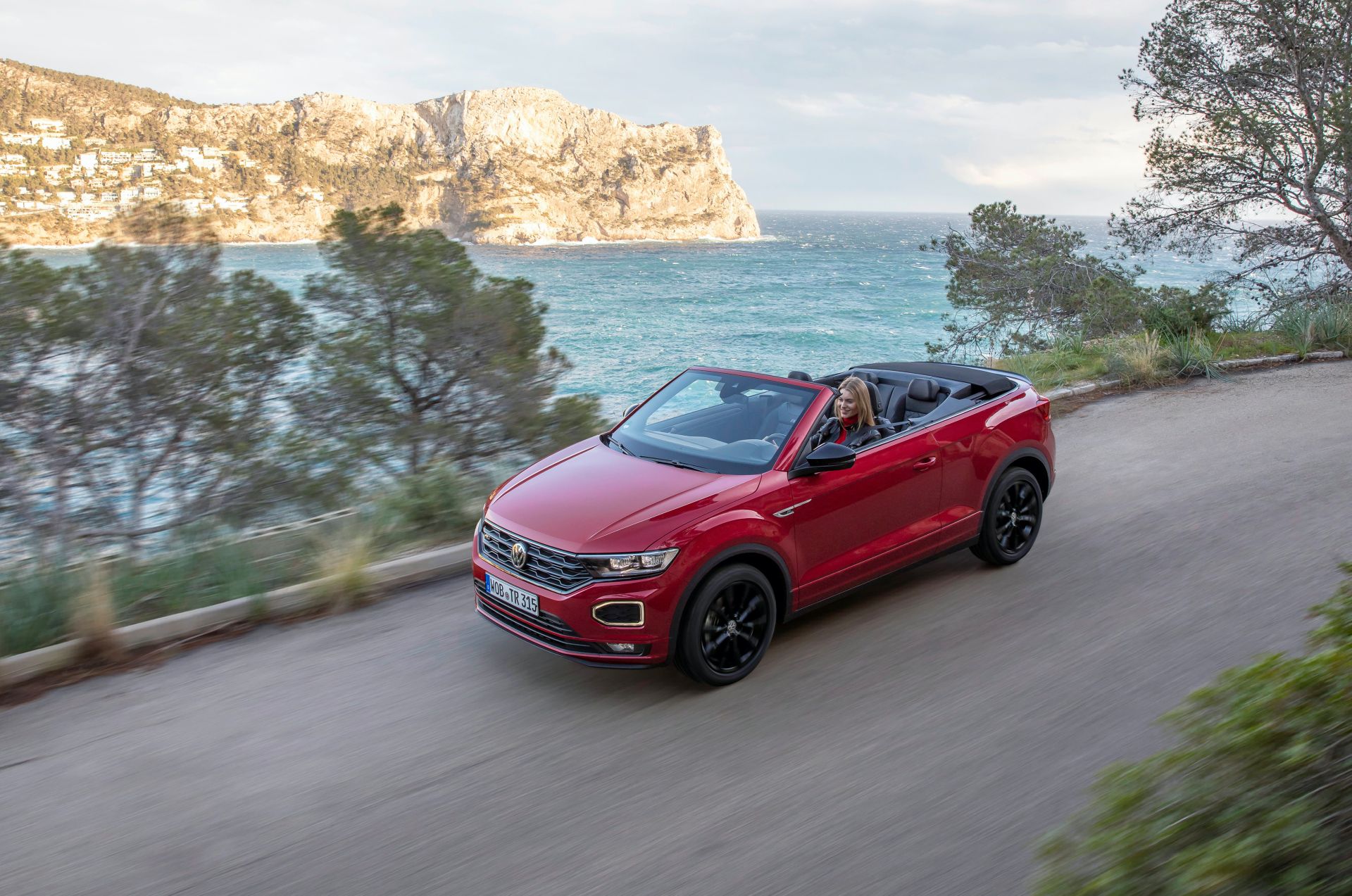 VW T-Roc Cabriolet: High-Riding Golf Convertible Successor Overexposed In 325 Photos, Videos