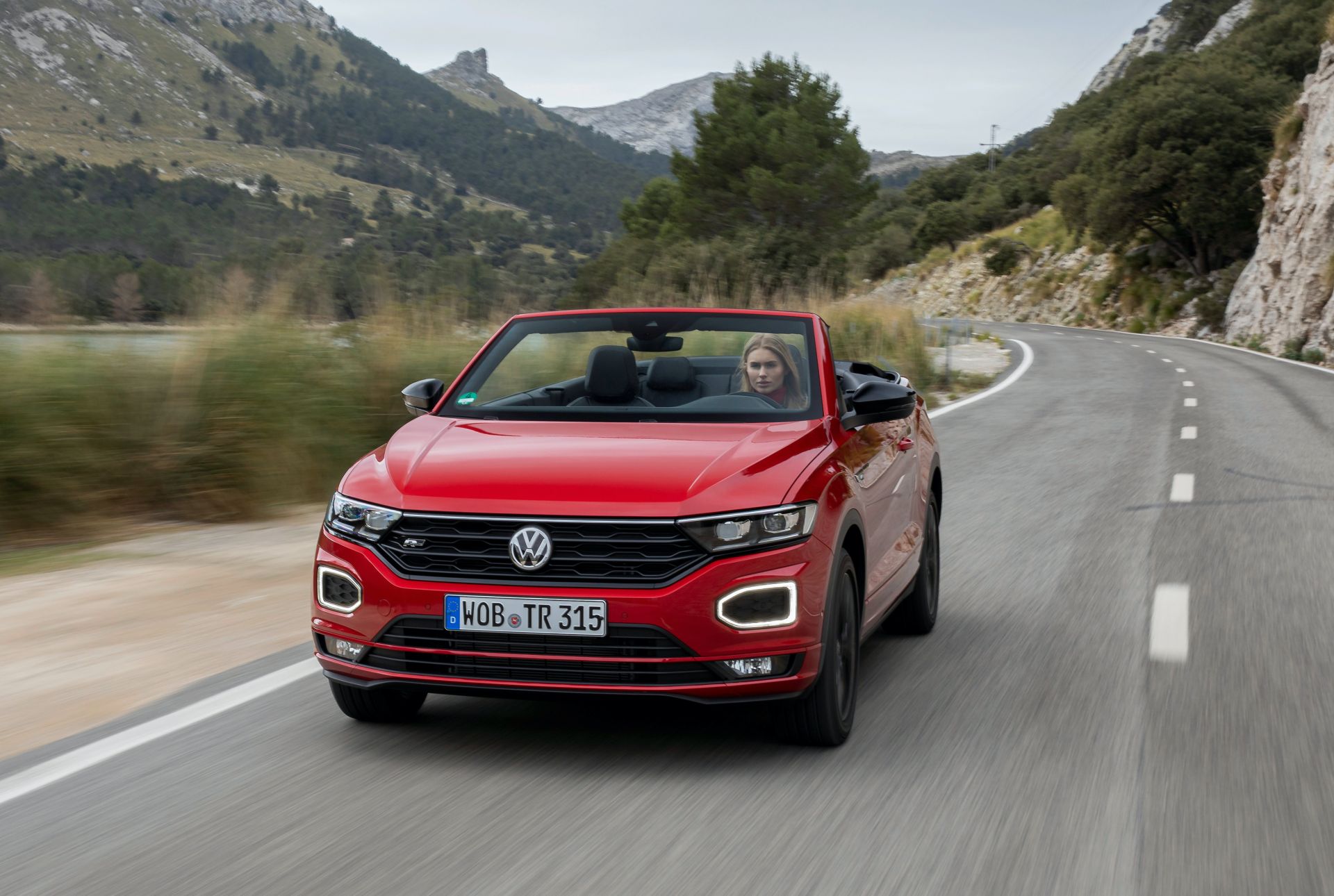 VW T-Roc Cabriolet: High-Riding Golf Convertible Successor Overexposed In 325 Photos, Videos