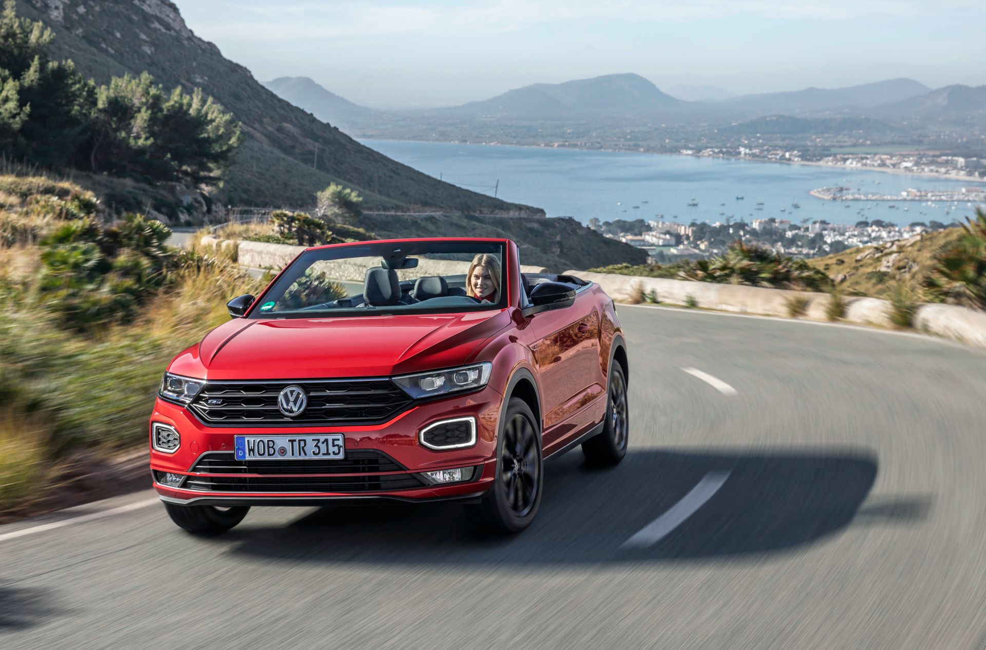 VW T-Roc Cabriolet: High-Riding Golf Convertible Successor Overexposed In 325 Photos, Videos