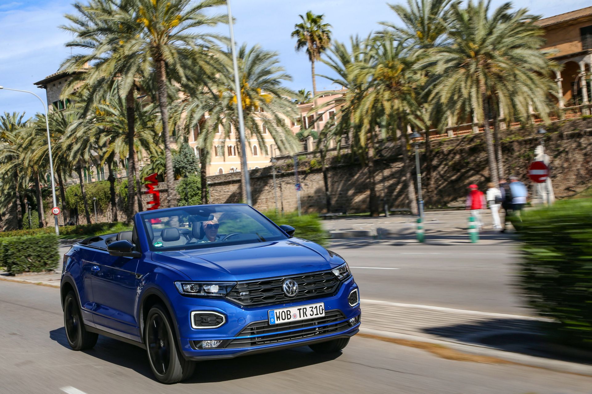 VW T-Roc Cabriolet: High-Riding Golf Convertible Successor Overexposed In 325 Photos, Videos