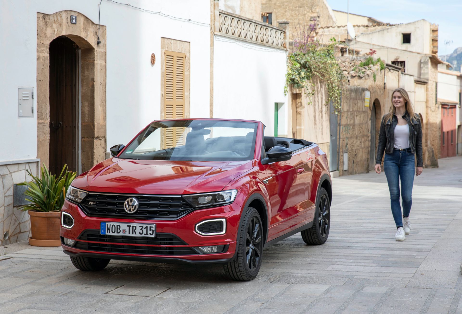 VW T-Roc Cabriolet: High-Riding Golf Convertible Successor Overexposed In 325 Photos, Videos