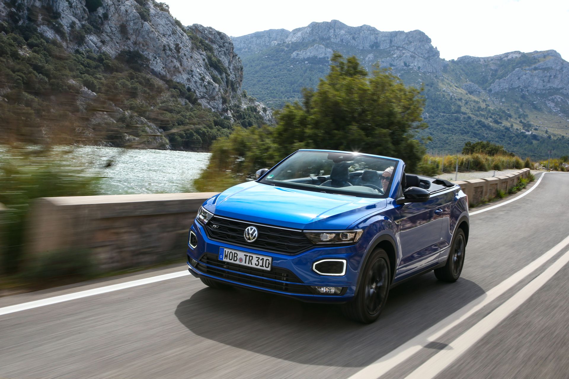 VW T-Roc Cabriolet: High-Riding Golf Convertible Successor Overexposed In 325 Photos, Videos