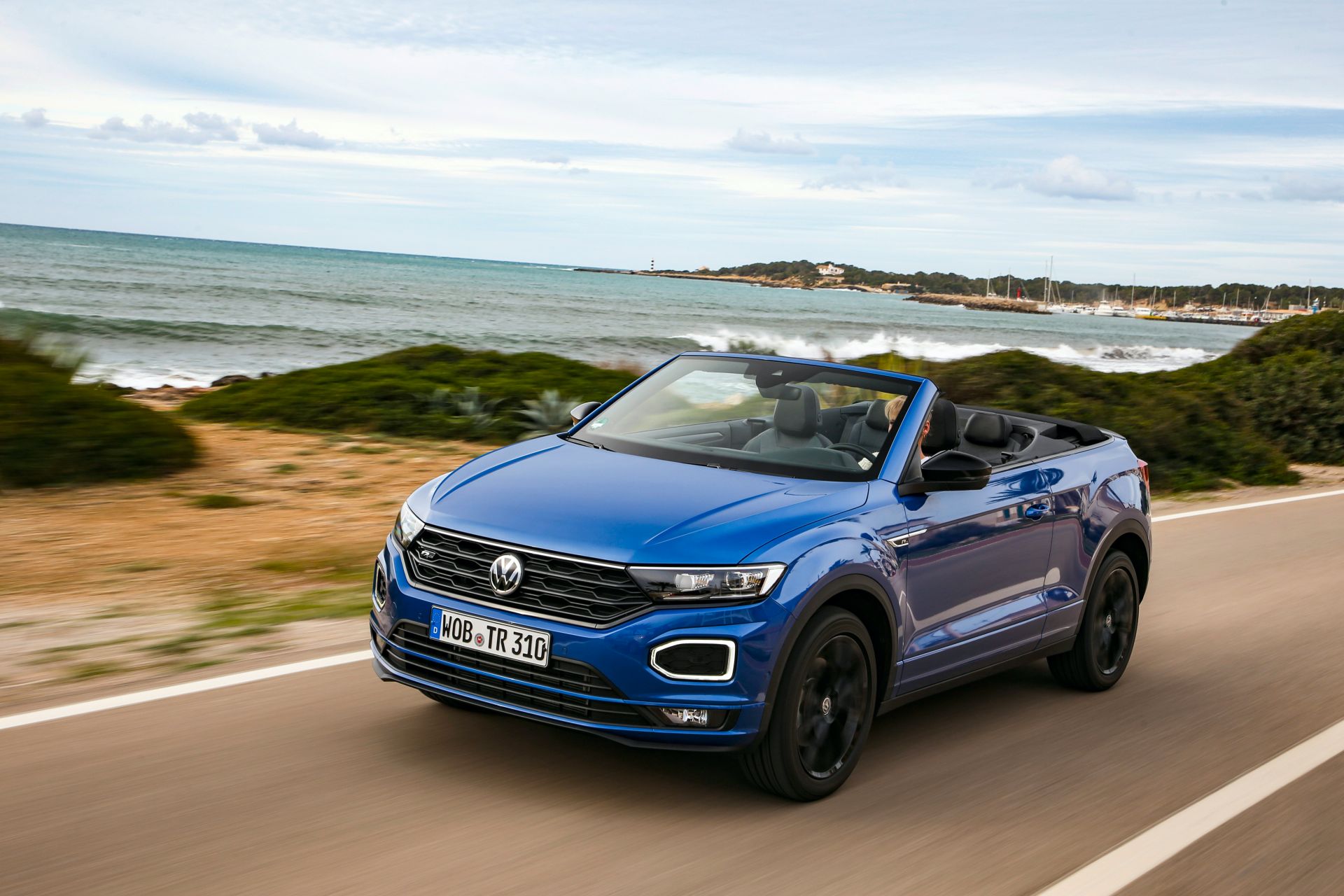 VW T-Roc Cabriolet: High-Riding Golf Convertible Successor Overexposed In 325 Photos, Videos