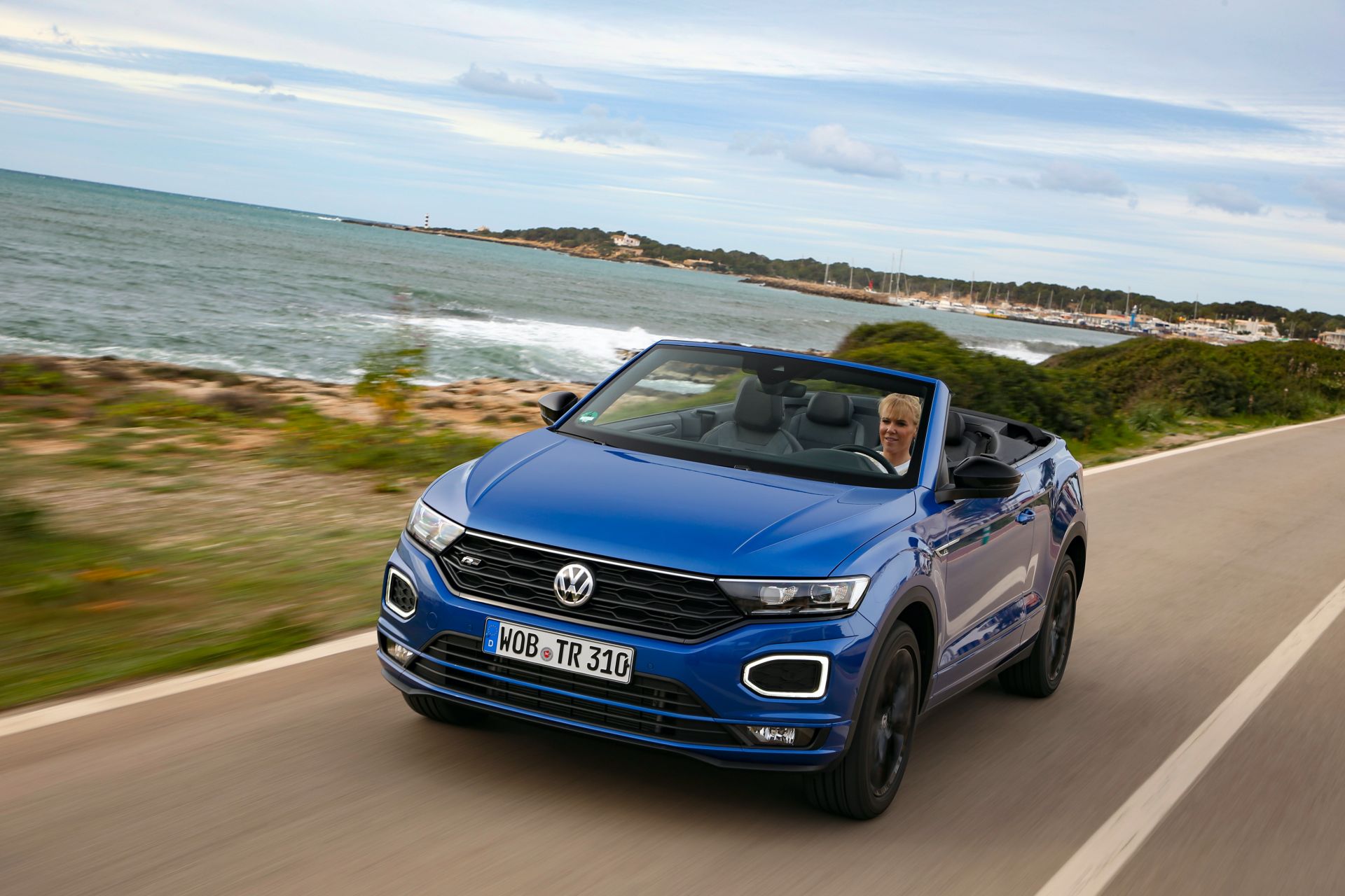 VW T-Roc Cabriolet: High-Riding Golf Convertible Successor Overexposed In 325 Photos, Videos