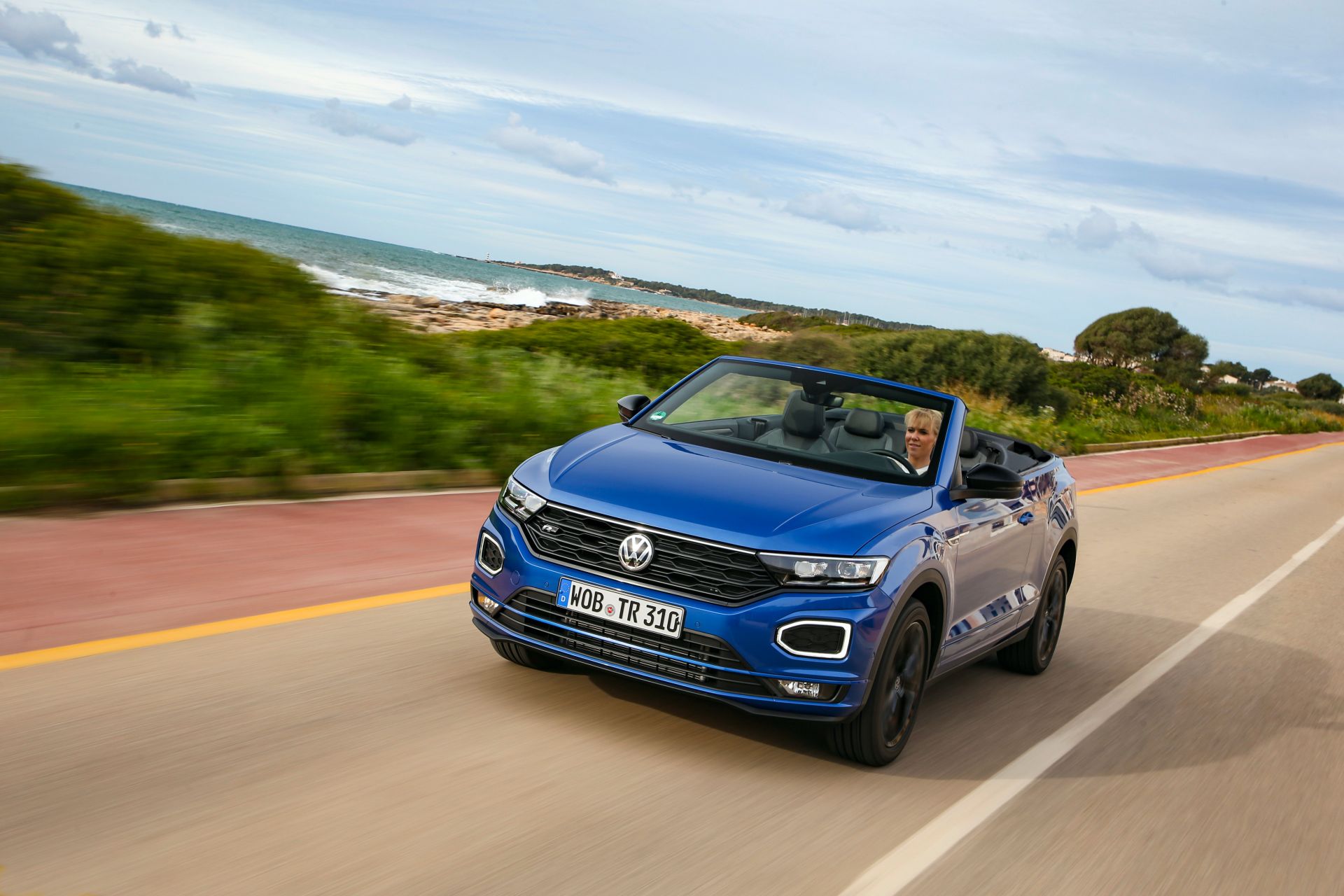 VW T-Roc Cabriolet: High-Riding Golf Convertible Successor Overexposed In 325 Photos, Videos