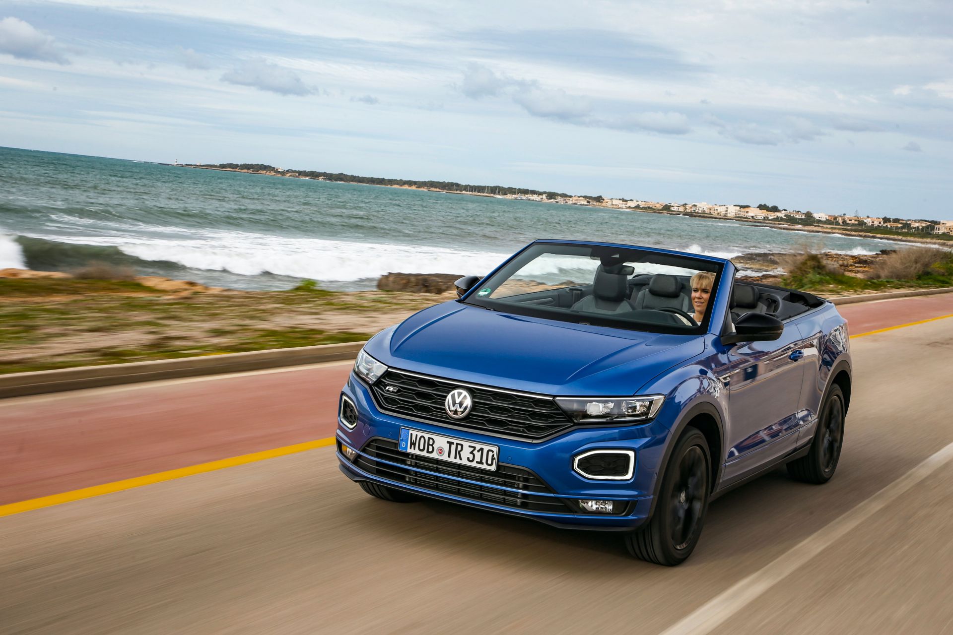 VW T-Roc Cabriolet: High-Riding Golf Convertible Successor Overexposed In 325 Photos, Videos