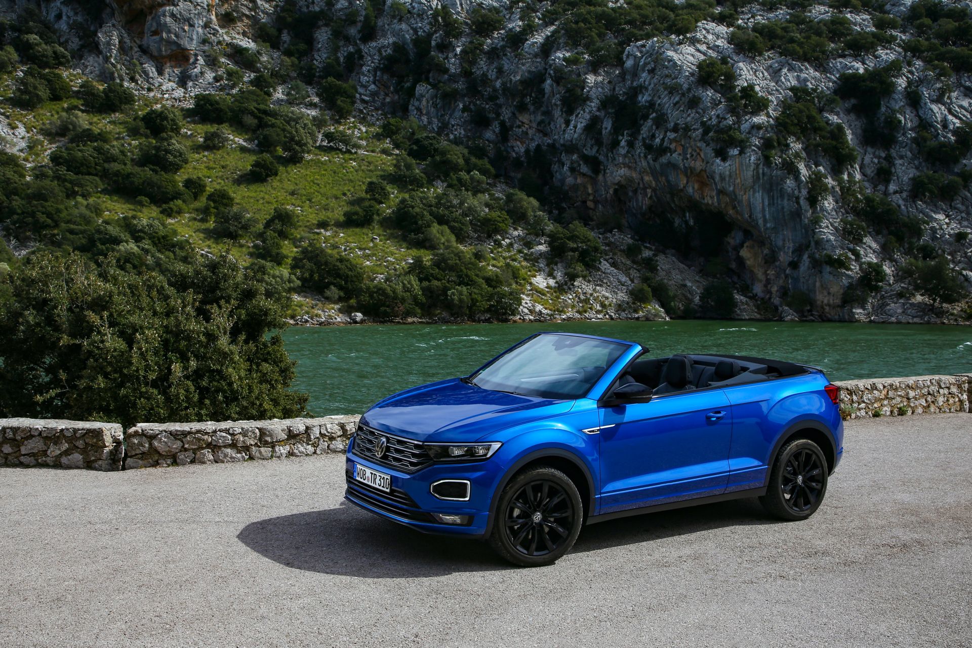 VW T-Roc Cabriolet: High-Riding Golf Convertible Successor Overexposed In 325 Photos, Videos