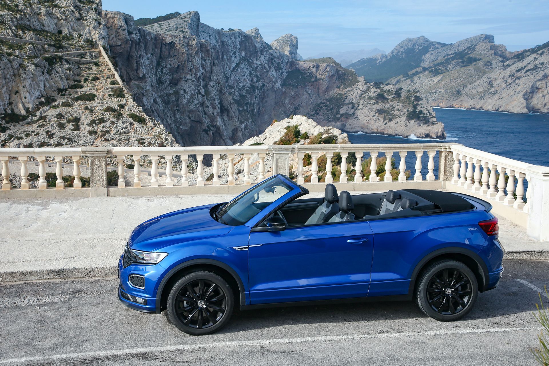 VW T-Roc Cabriolet: High-Riding Golf Convertible Successor Overexposed In 325 Photos, Videos
