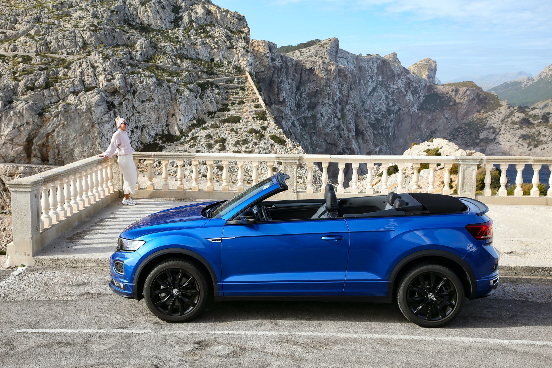 VW T-Roc Cabriolet: High-Riding Golf Convertible Successor Overexposed In 325 Photos, Videos