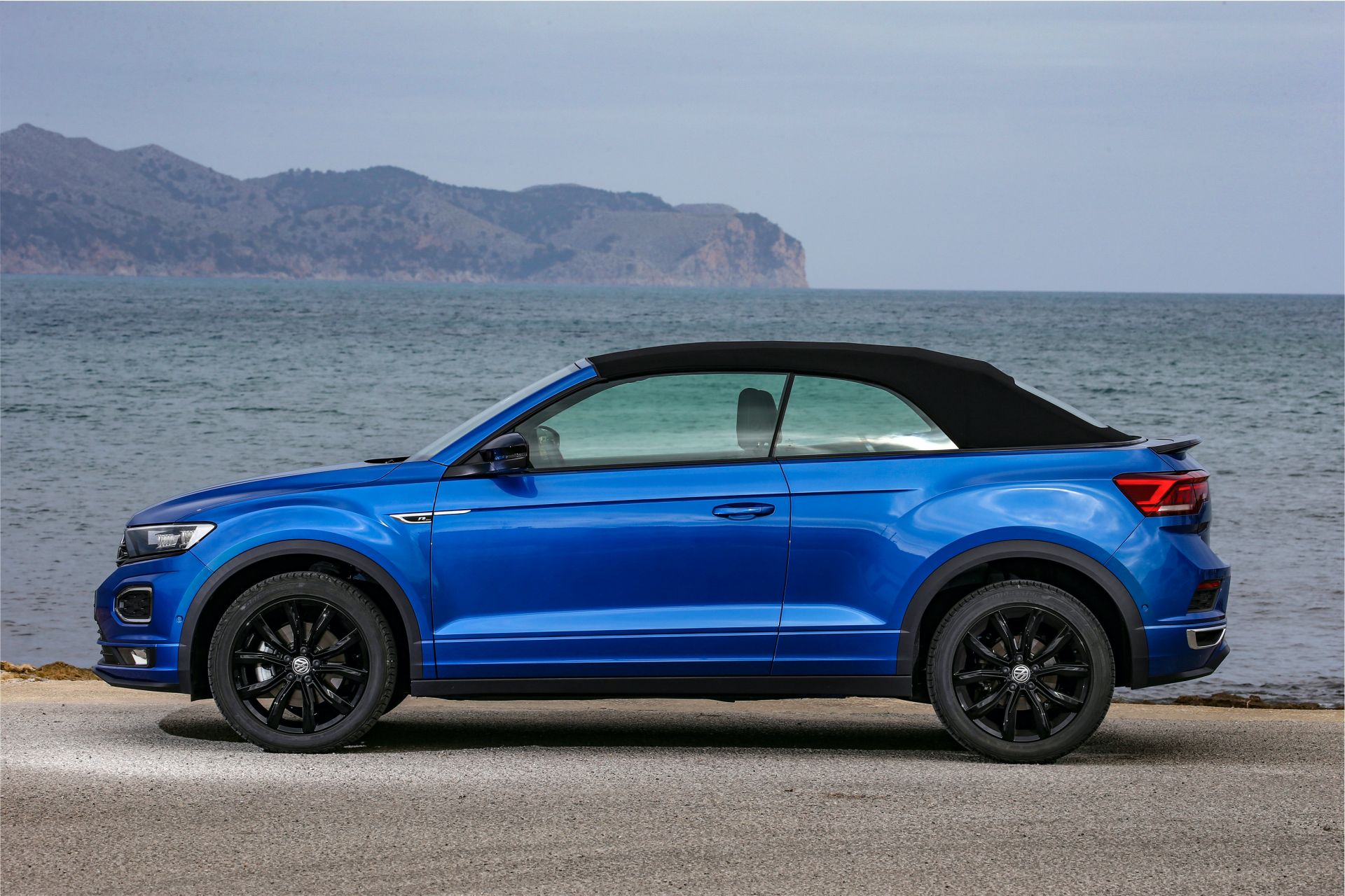 VW T-Roc Cabriolet: High-Riding Golf Convertible Successor Overexposed In 325 Photos, Videos