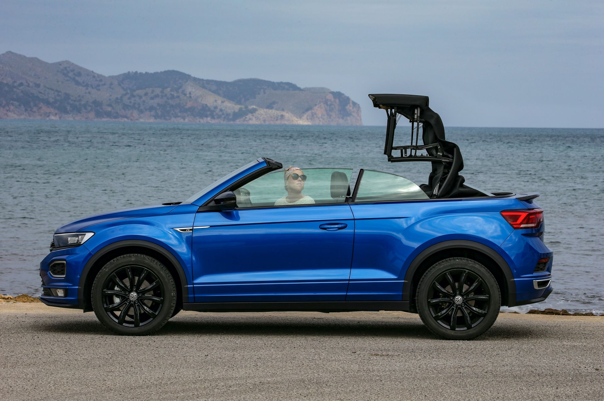 VW T-Roc Cabriolet: High-Riding Golf Convertible Successor Overexposed In 325 Photos, Videos