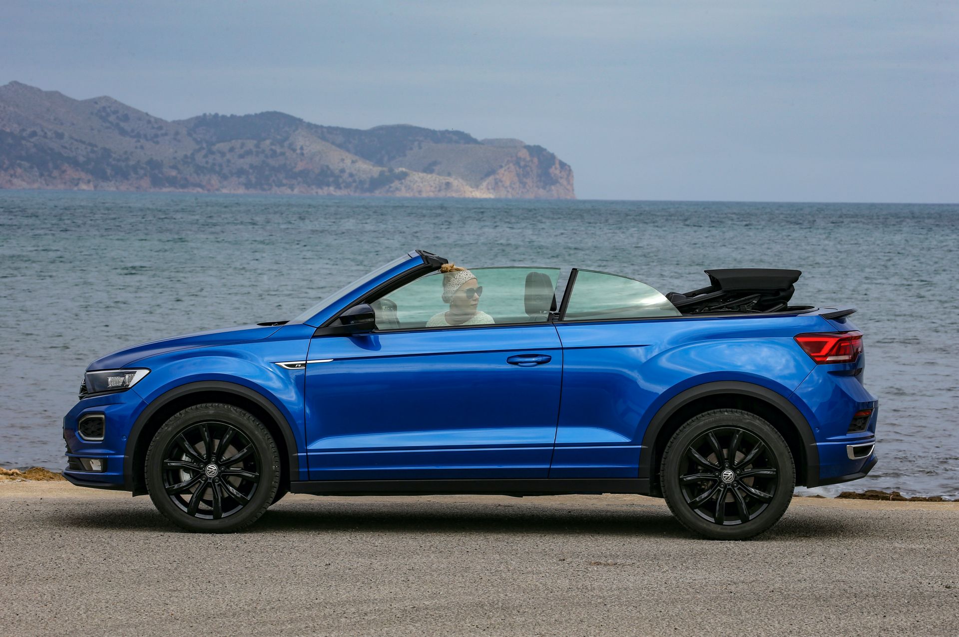 VW T-Roc Cabriolet: High-Riding Golf Convertible Successor Overexposed In 325 Photos, Videos