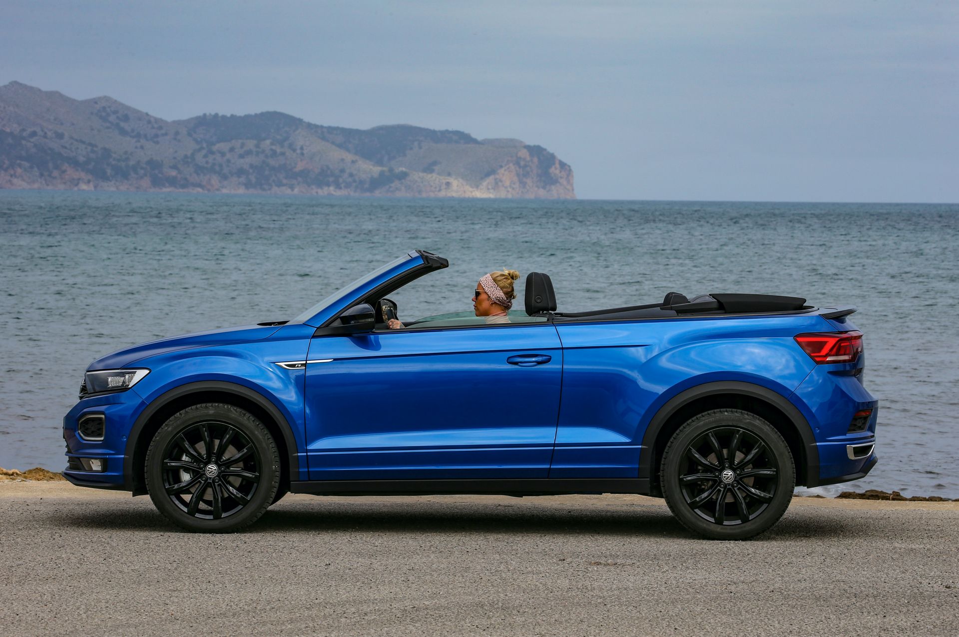 VW T-Roc Cabriolet: High-Riding Golf Convertible Successor Overexposed In 325 Photos, Videos
