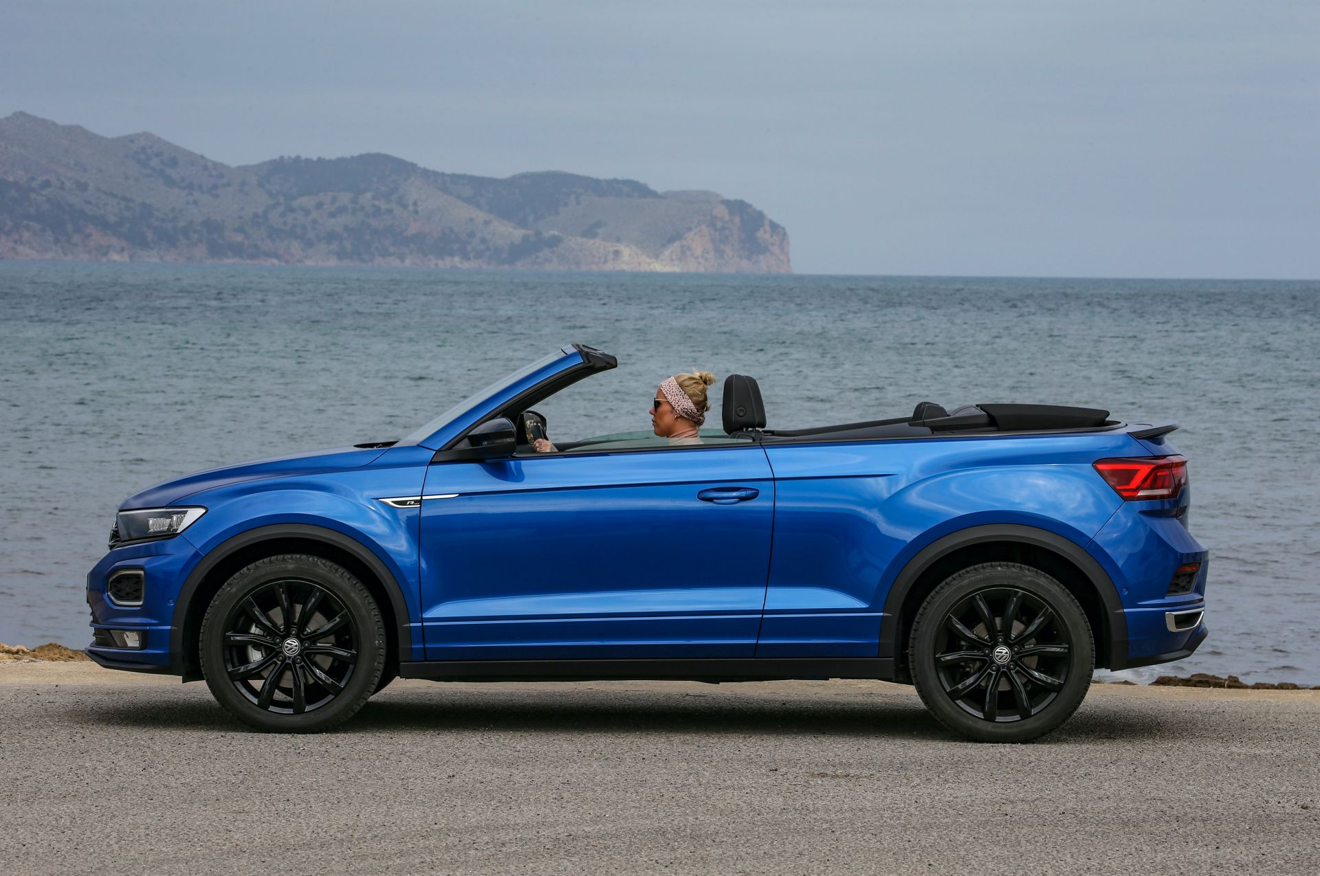 VW T-Roc Cabriolet: High-Riding Golf Convertible Successor Overexposed In 325 Photos, Videos