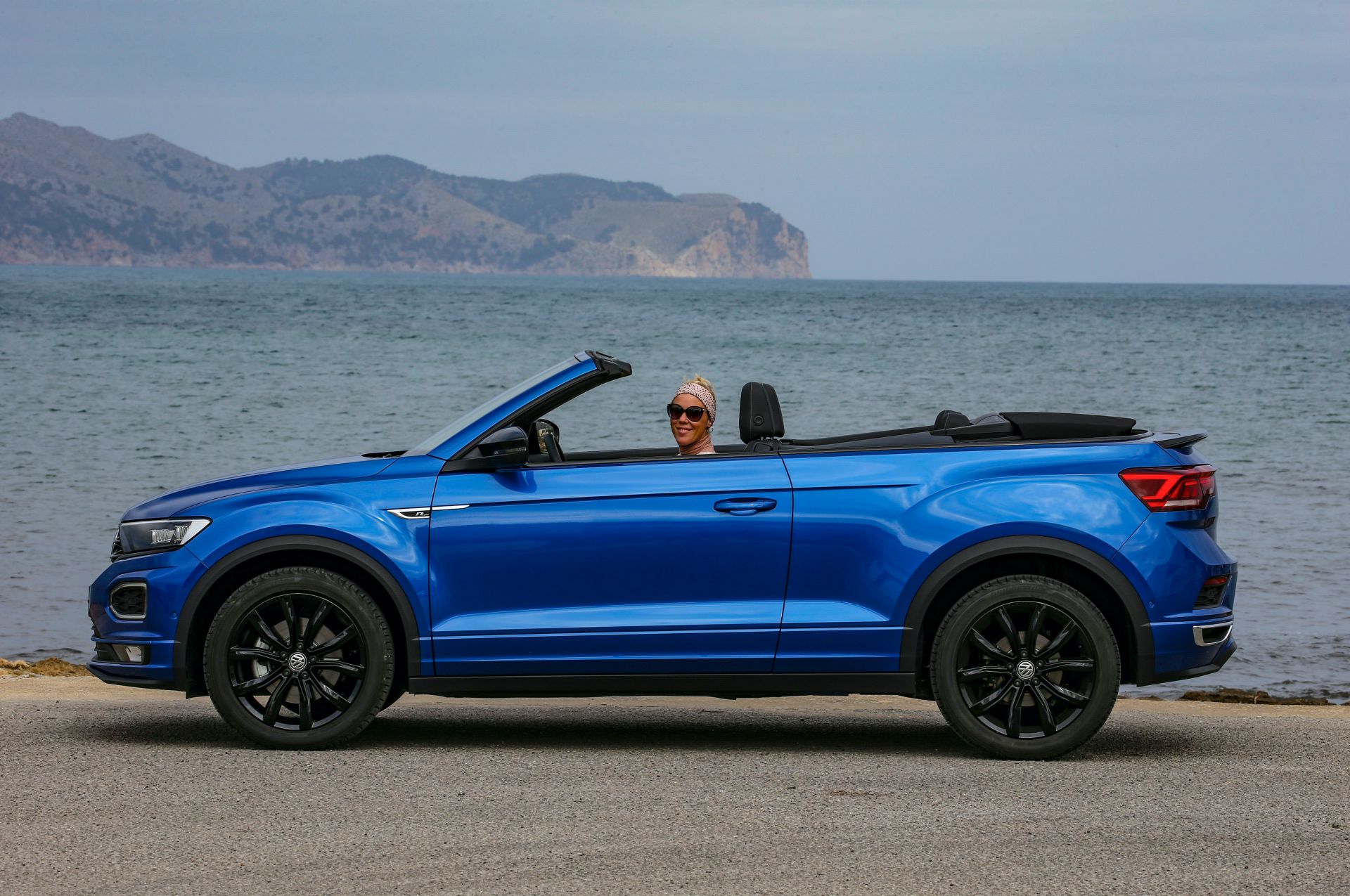 VW T-Roc Cabriolet: High-Riding Golf Convertible Successor Overexposed In 325 Photos, Videos
