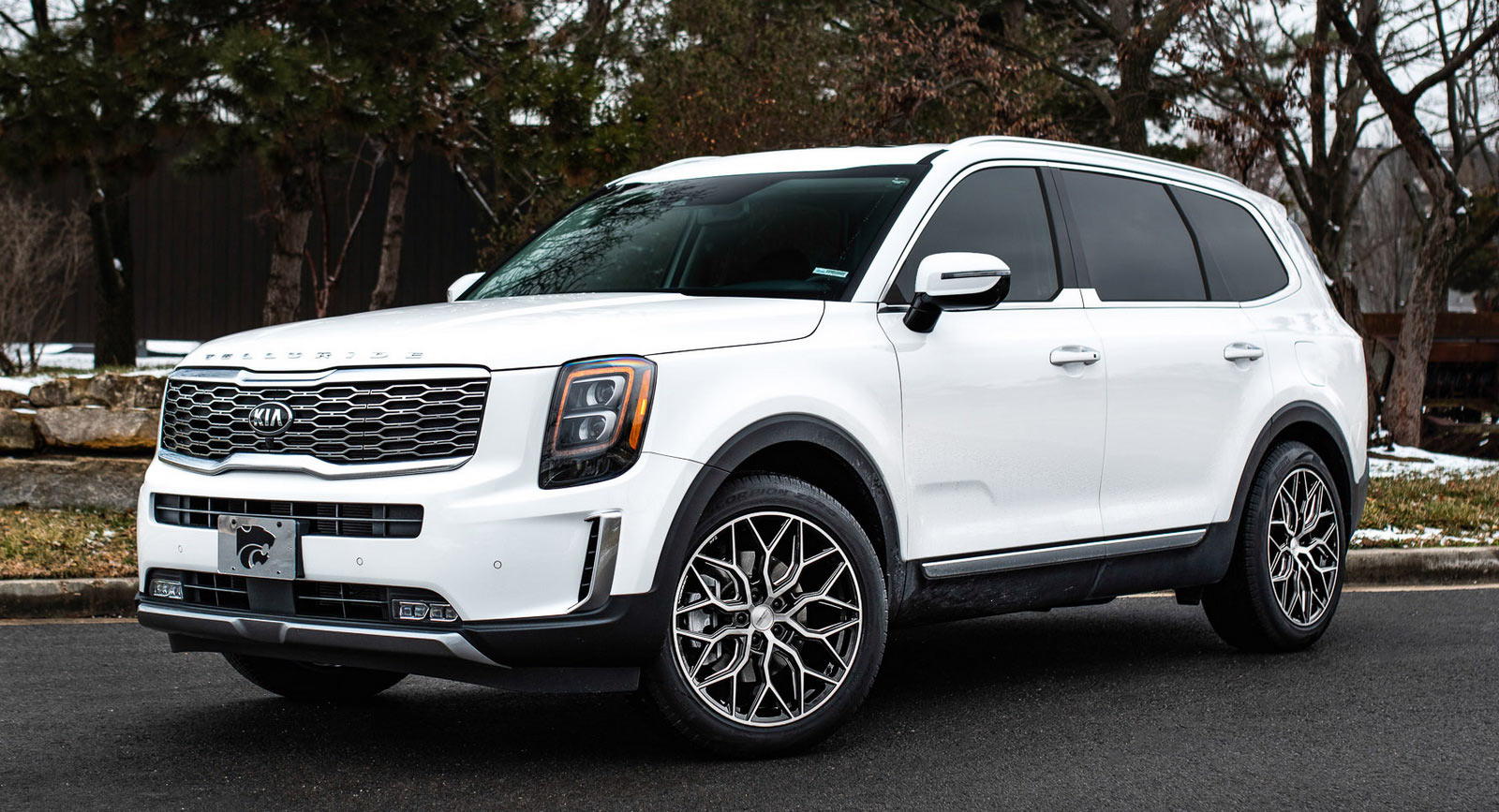 This 2020 Kia Telluride was fitted with a set of Vossen HF-2 wheels in brus...