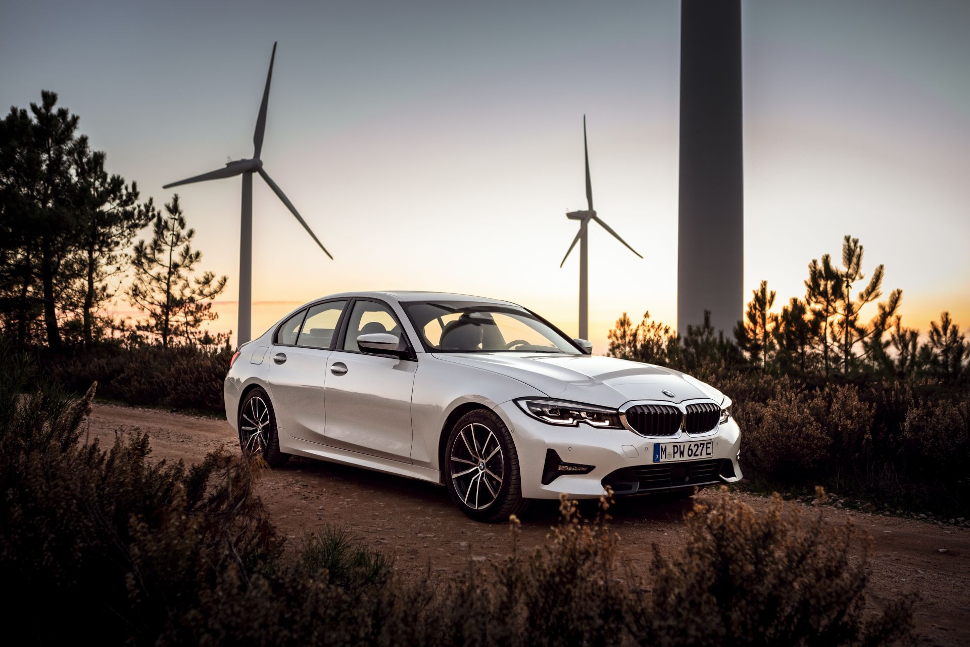 Is It Worth It? 2021 BMW 330e Plug-In Hybrid Will Cost You $3.8k More Than The 330i