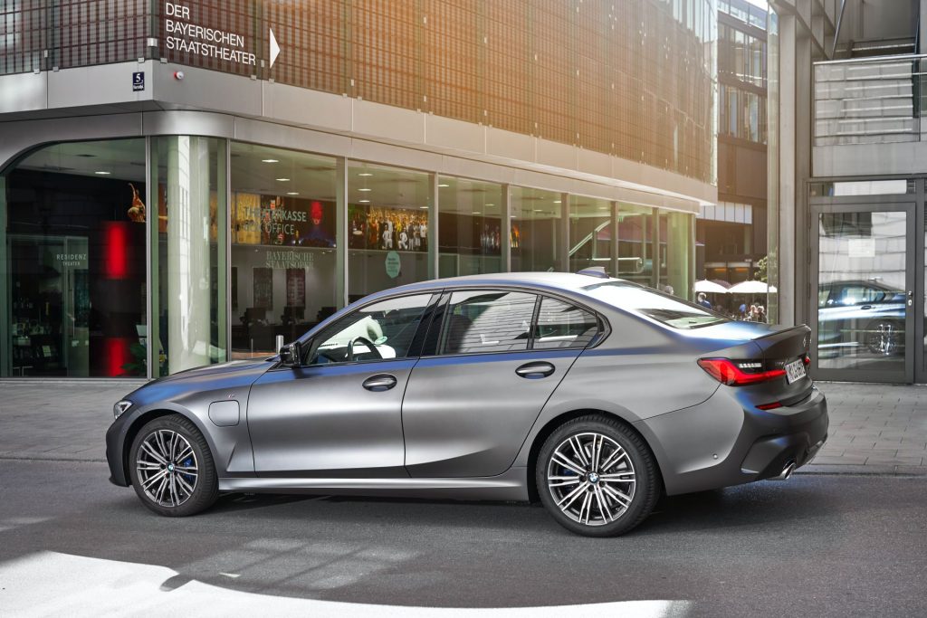 Is It Worth It? 2021 BMW 330e Plug-In Hybrid Will Cost You $3.8k More ...