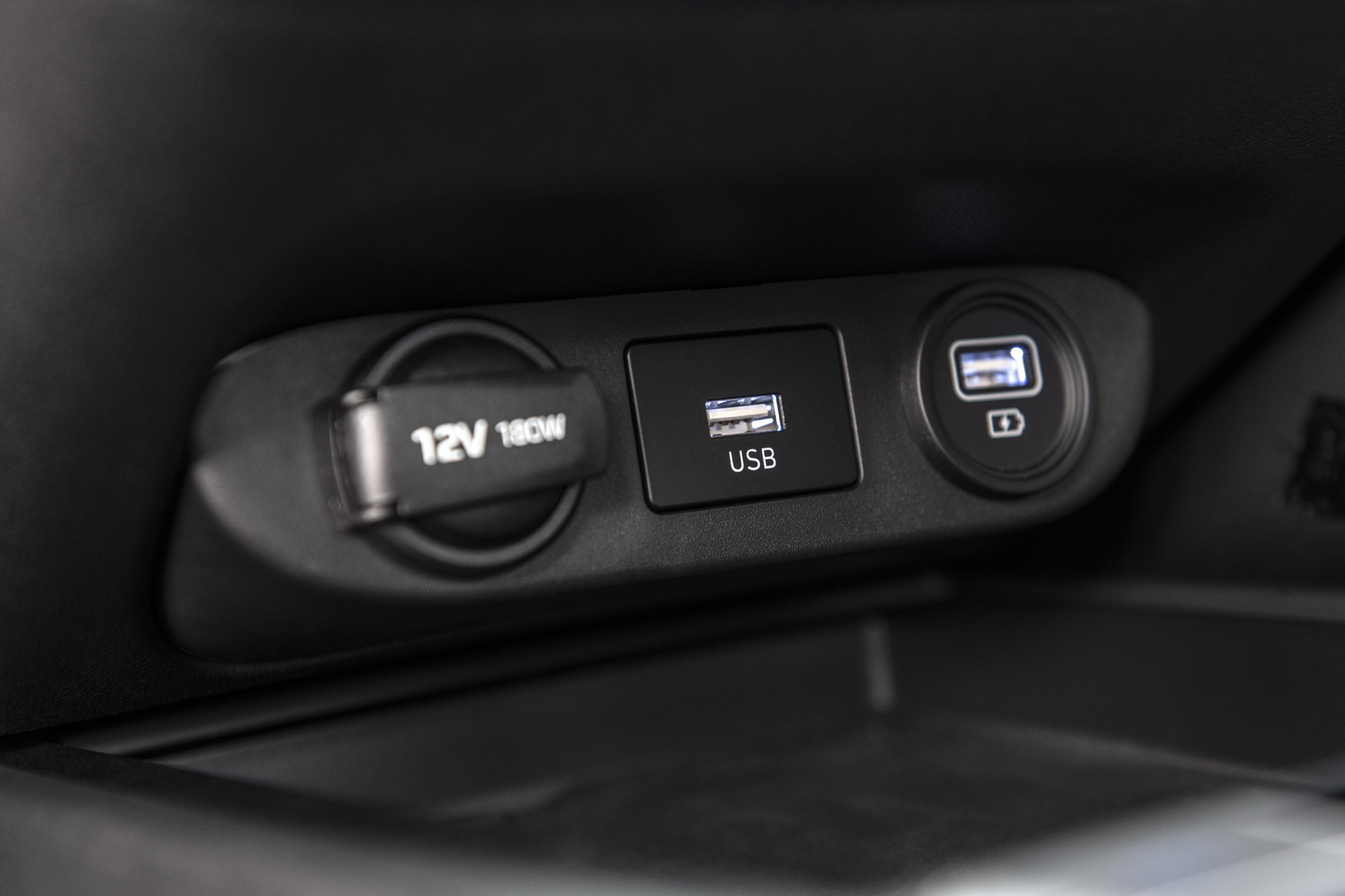 2021 Hyundai Elantra Debuts With Four-Door Coupe Body, New +50MPG Hybrid Variant