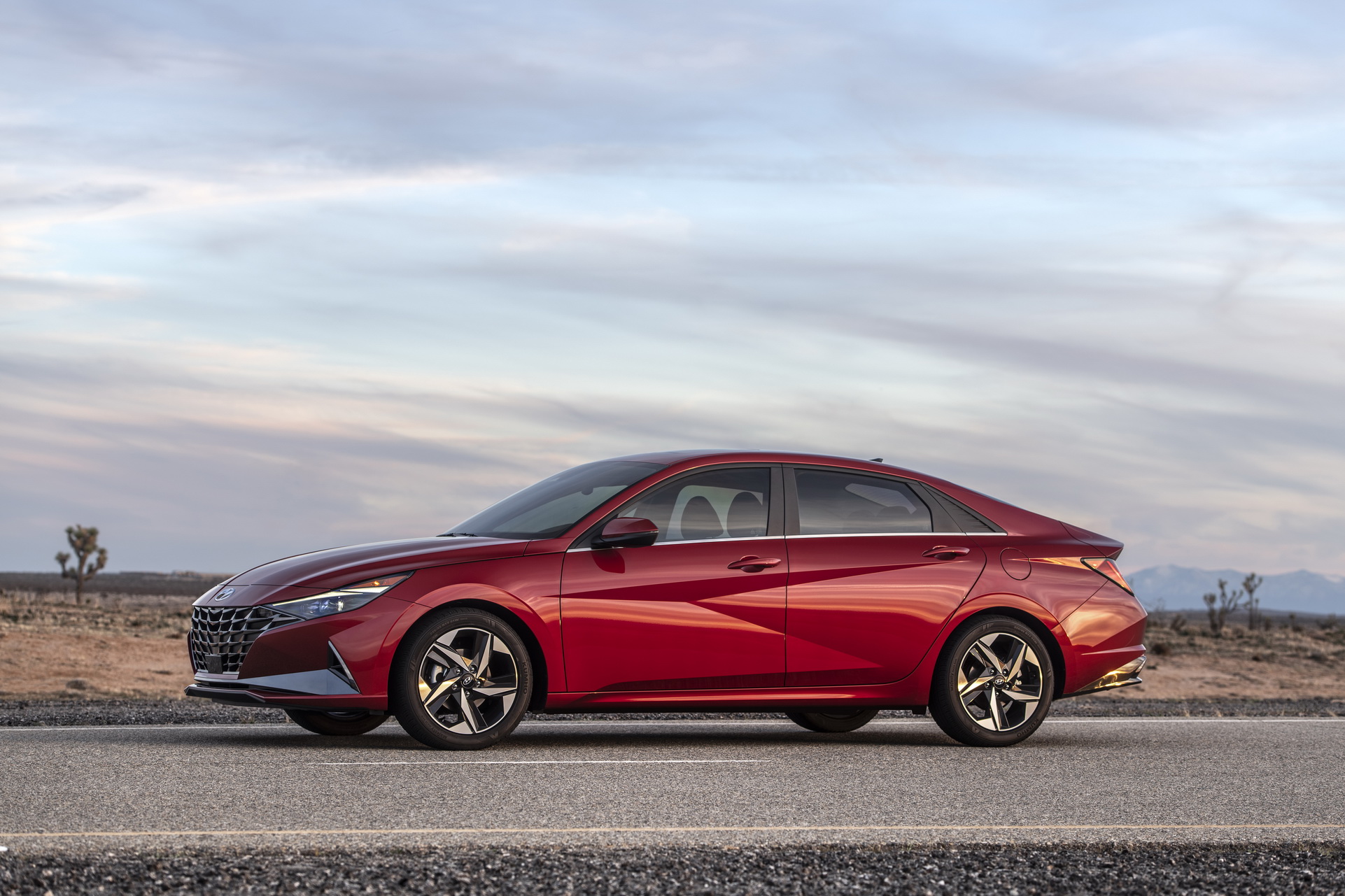 2021 Hyundai Elantra Debuts With Four-Door Coupe Body, New +50MPG Hybrid Variant