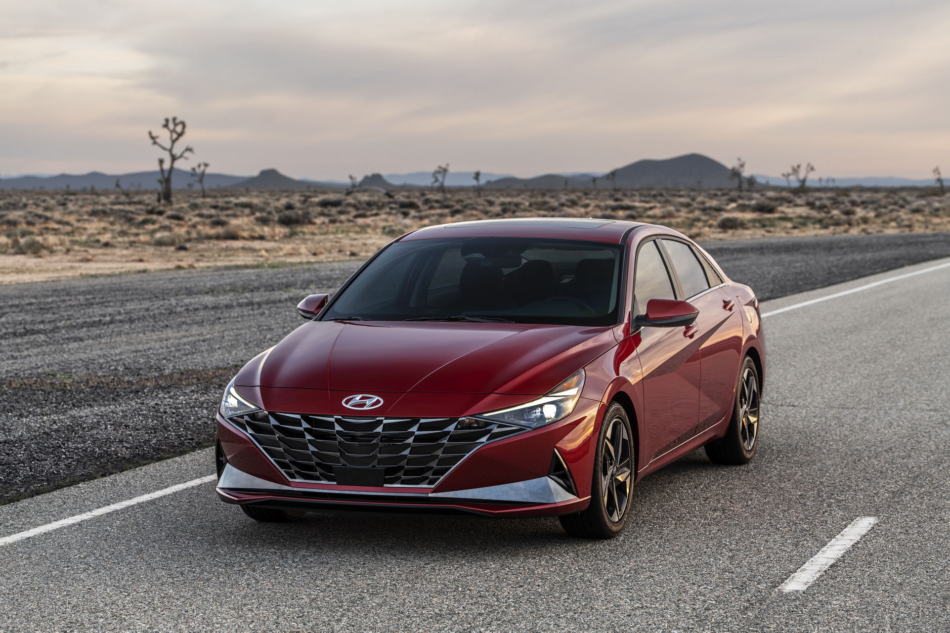 2021 Hyundai Elantra Debuts With Four-Door Coupe Body, New +50MPG Hybrid Variant